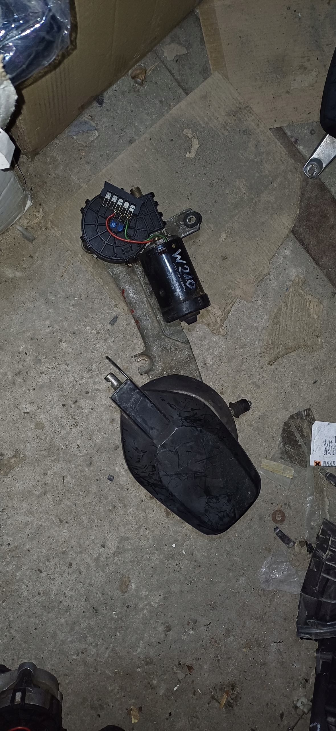 MERCEDES W210 wiper mechanism front