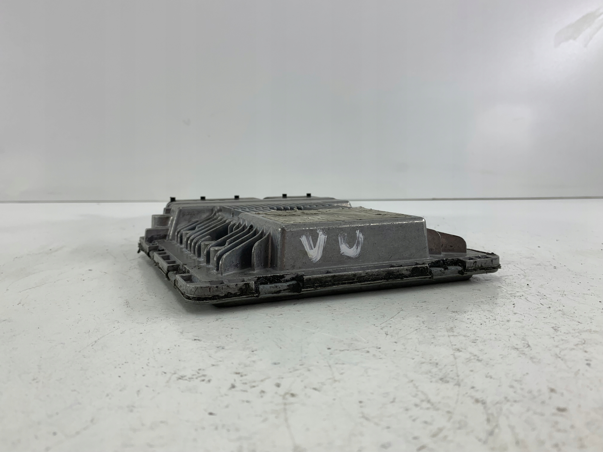AUDI A6 C6 3.0 TFSI control unit of the engine 4F1910551