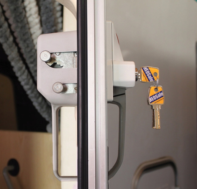 ZAMEK DODATKOWY BLOKADA DRZWI ZEWNETRZNYCH HEOSAFE Brand Other