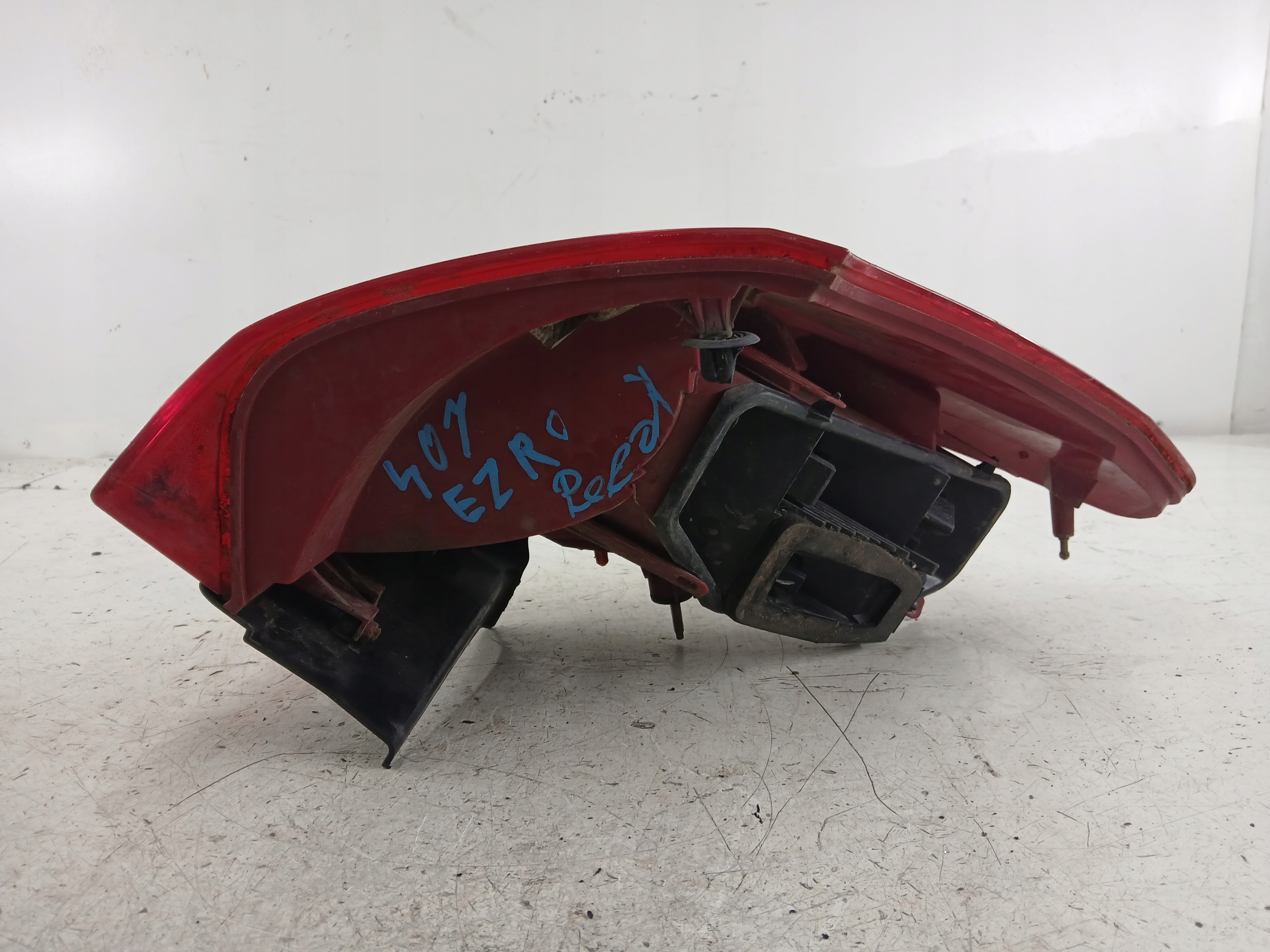 PEUGEOT 407 SW light right rear part