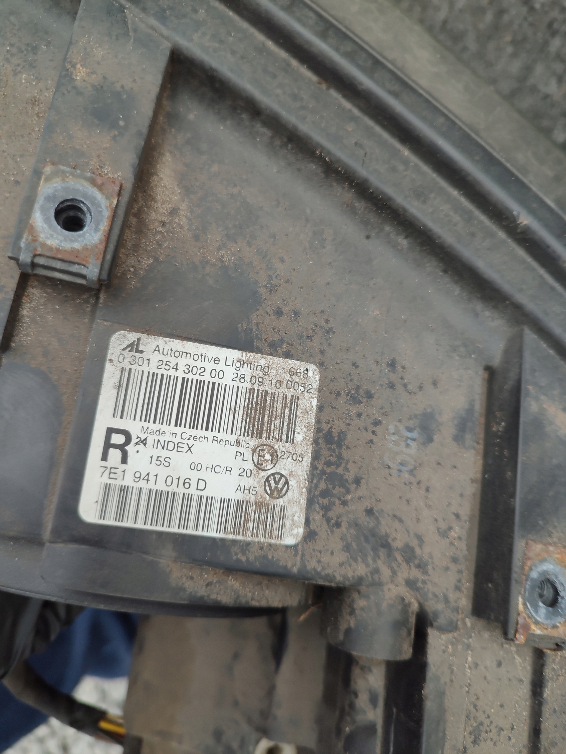 light front right VOLKSWAGEN TRANSPORTER T5 LIFT 09- 7E1941016D
