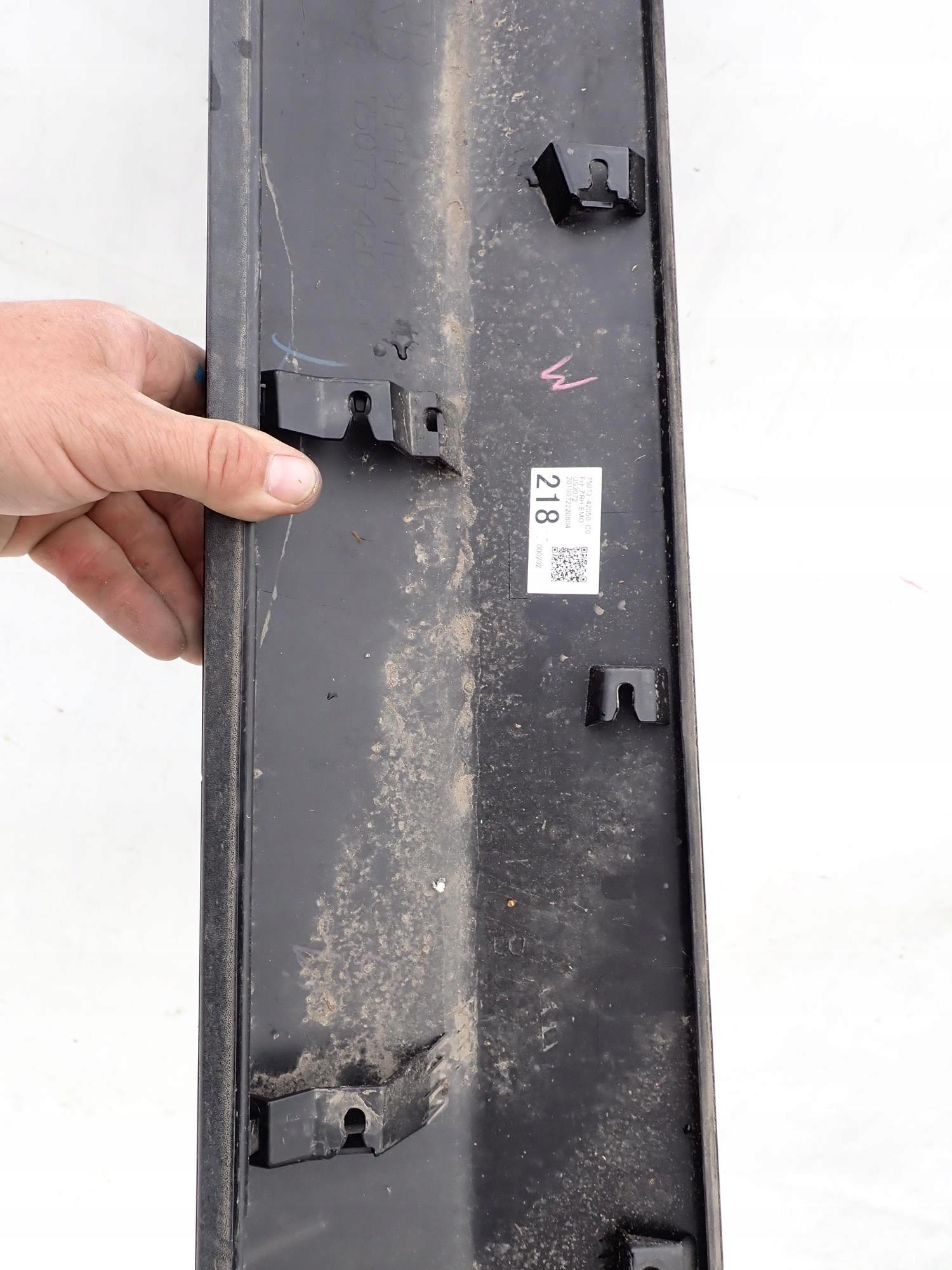 TOYOTA RAV4 V 5 19-> moulding door right front