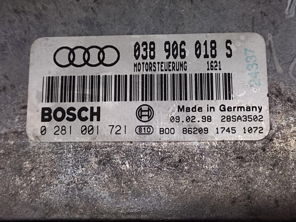 AUDI A4 B5 bedienteil des motors 0281001721