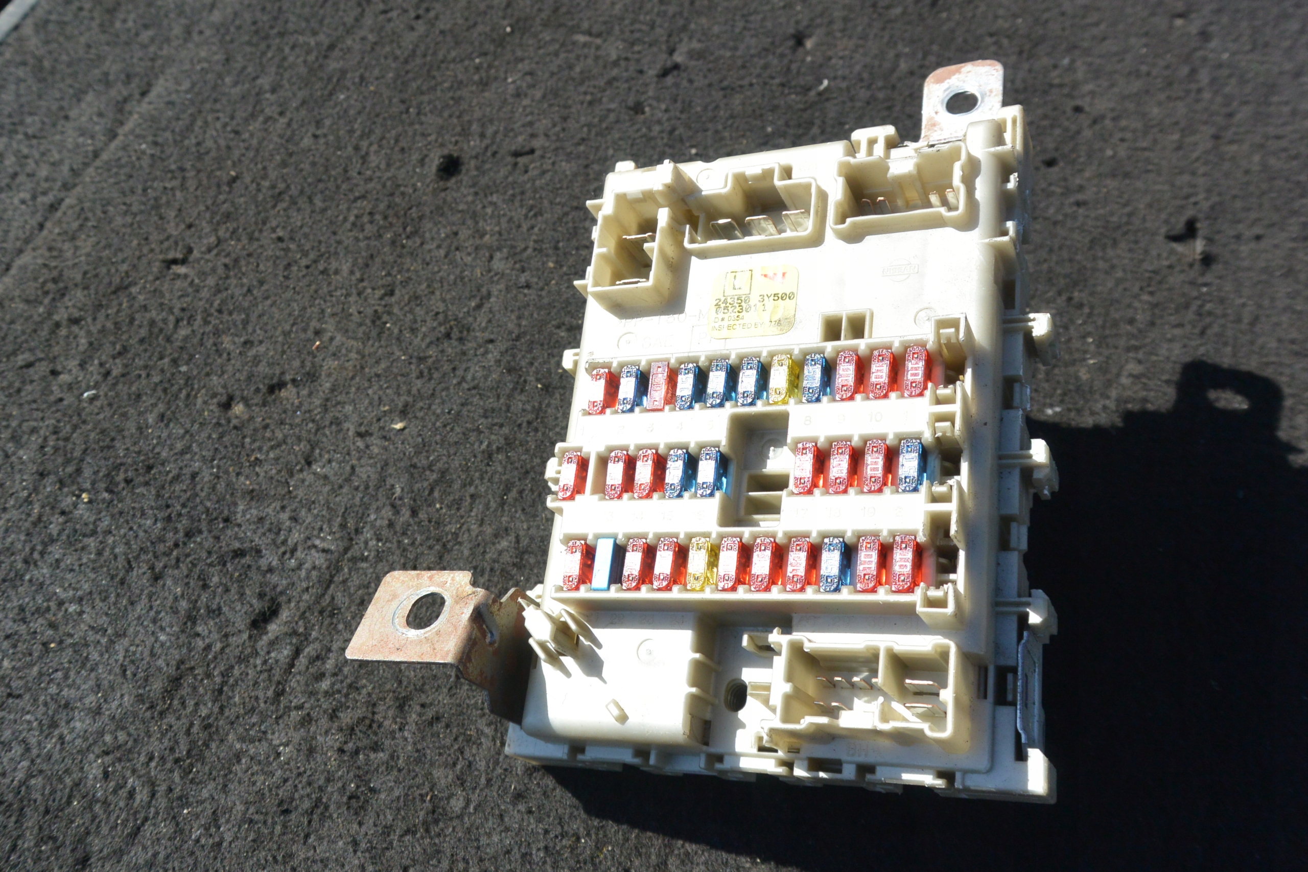 MODULE FUSIBLES NISSAN MAXIMA QX A33