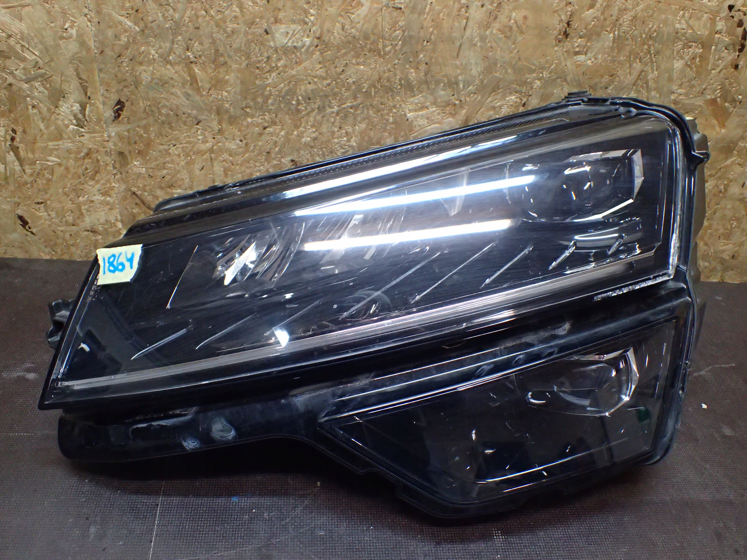 LIGHT FRONT LEFT SKODA KAROQ 57B941015B