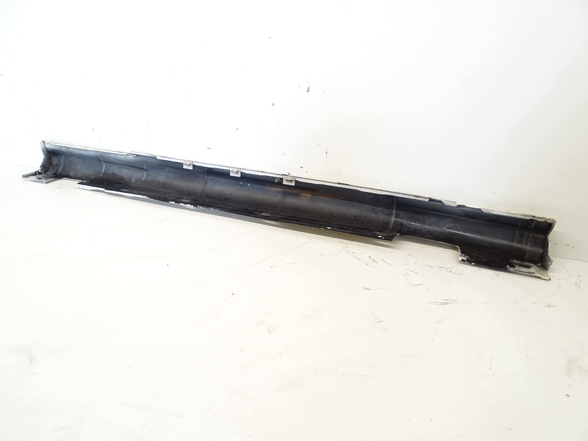 moulding threshold cap left MERCEDES C W204 COUPE AMG A2046902540