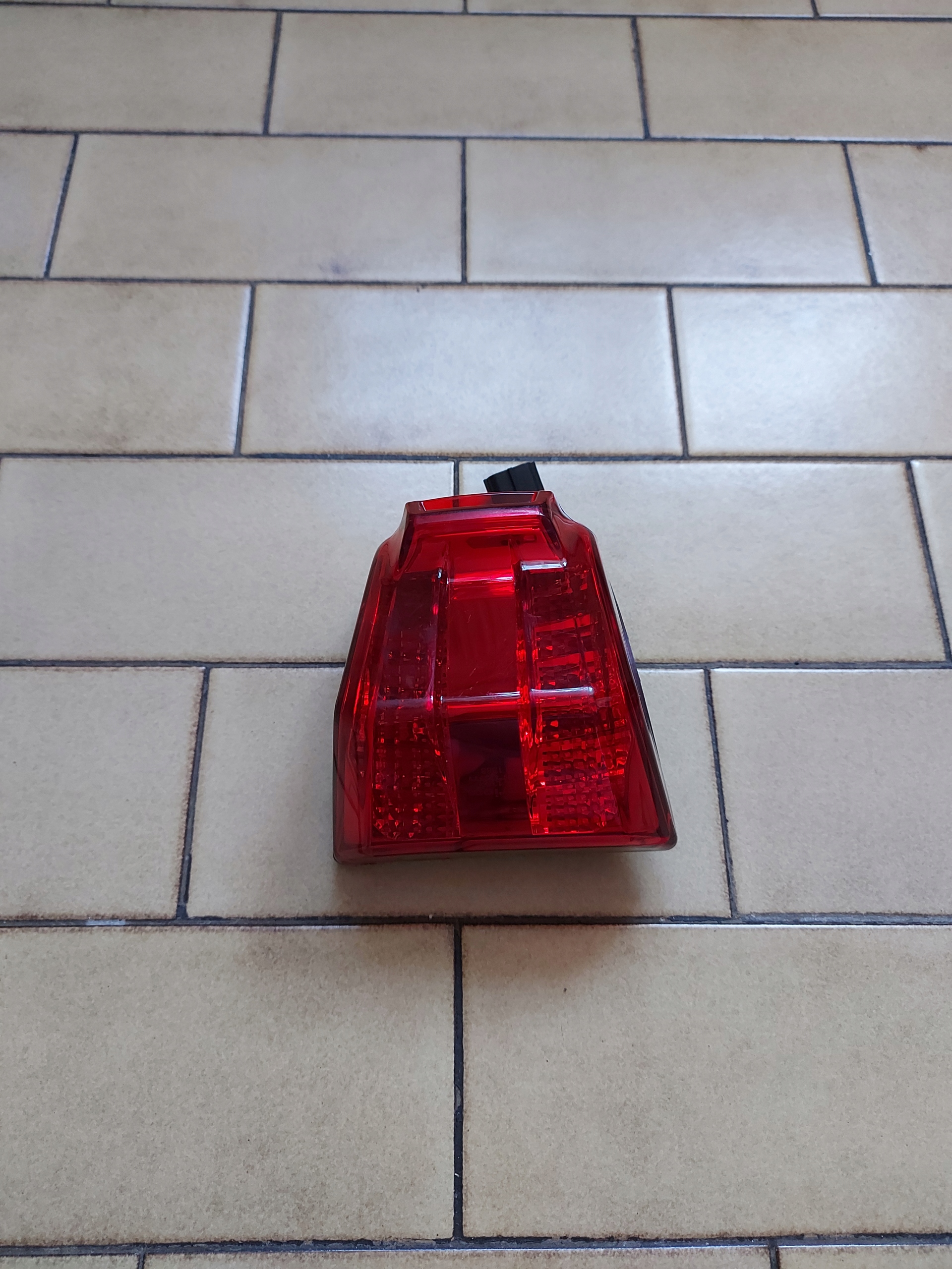 Triumph Tiger 800xc задний фонарь