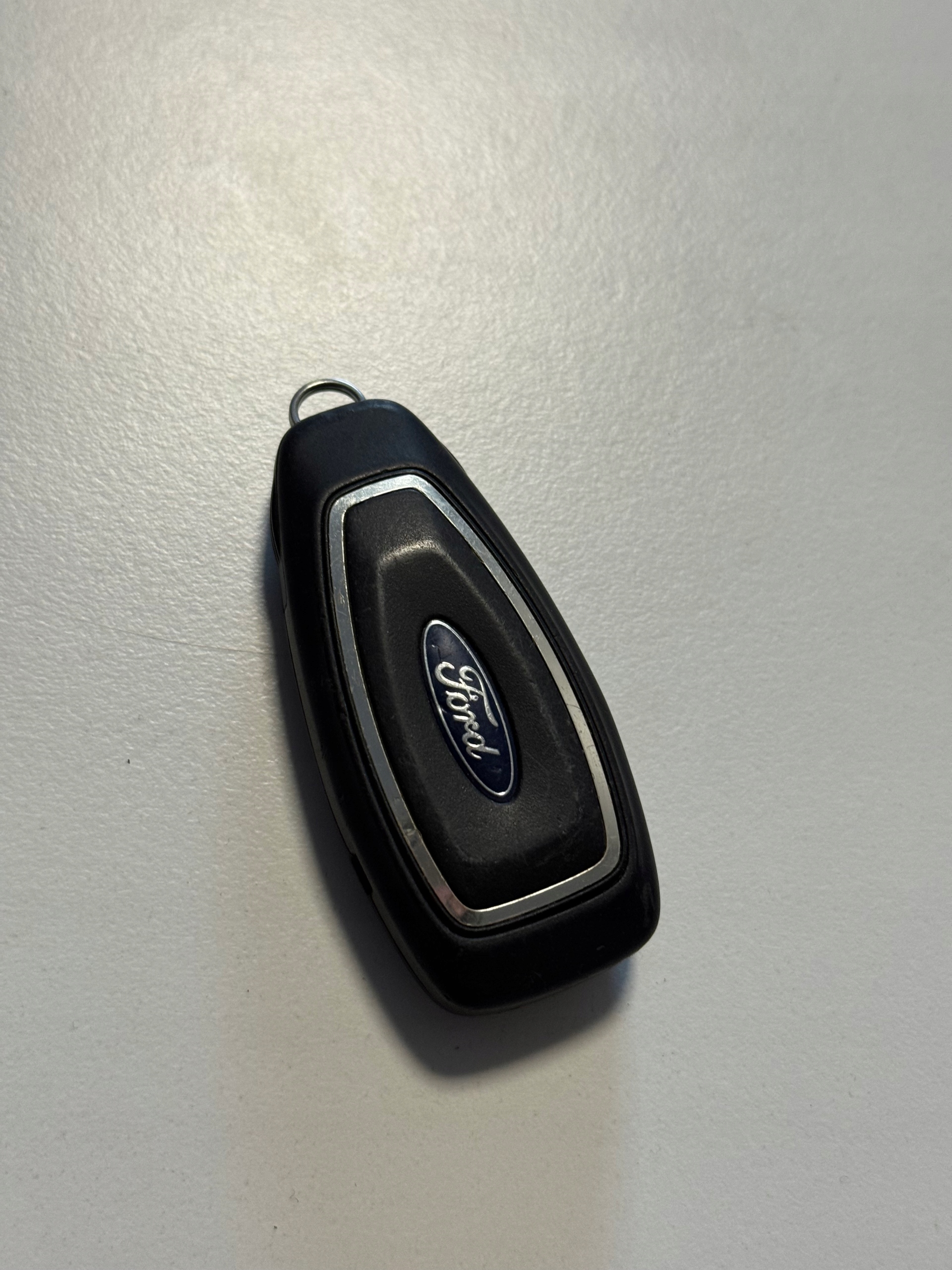couverture PILOT clé FORD MONDEO MK4 FOCUS MK3 S-MAX Start stop Keyless