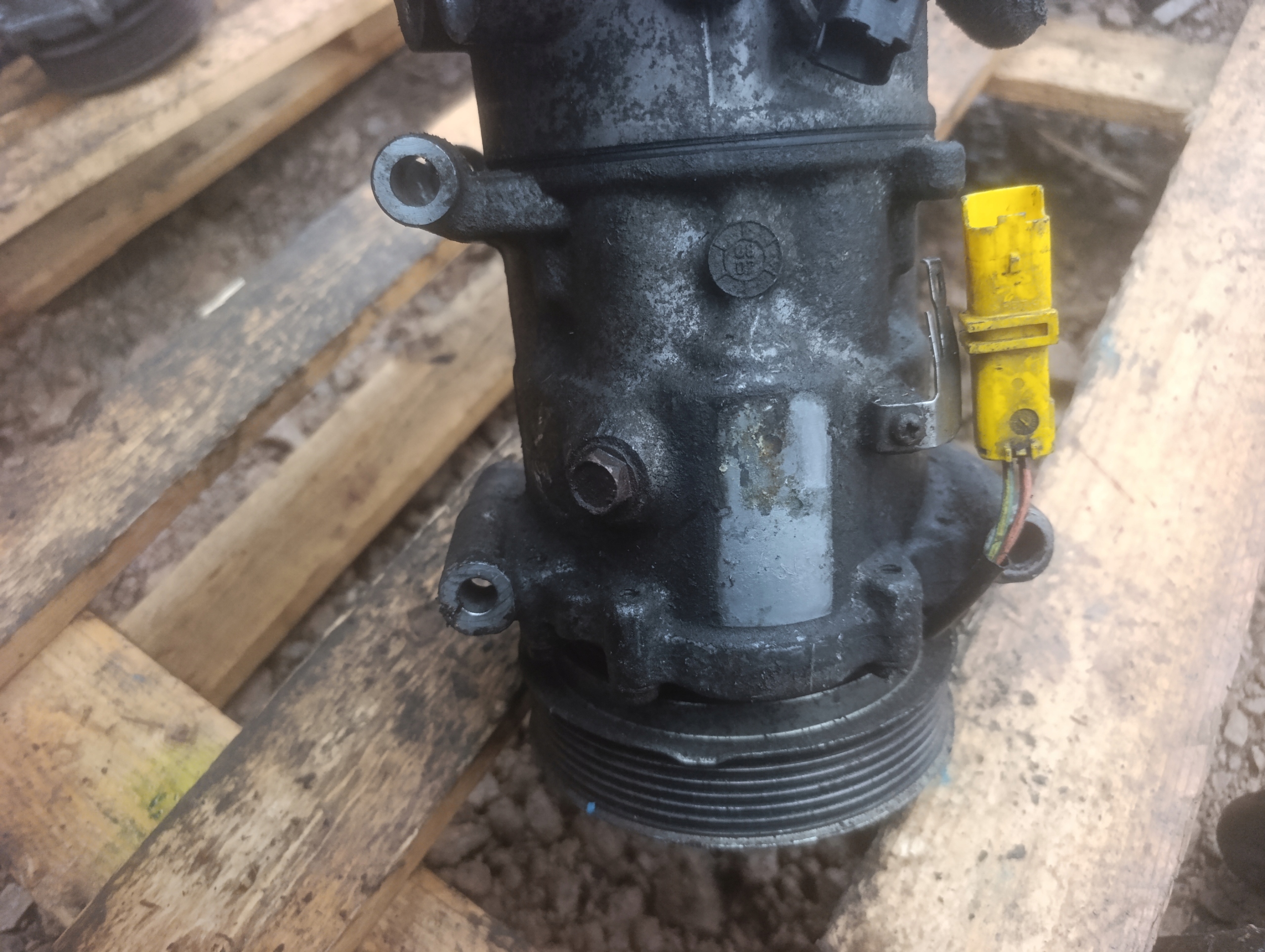 compressor compressor; of the air conditioning Peugeot 307 SD6CBAF