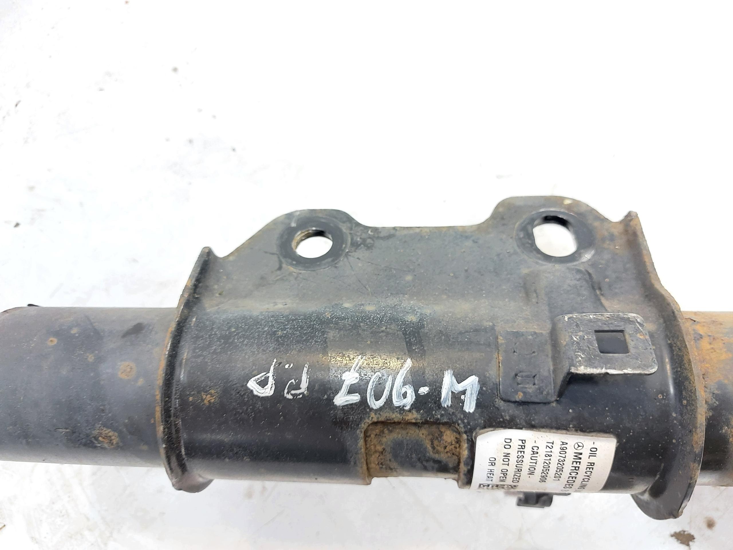 Mercedes Sprinter w907 2020, shock absorber front right A9073205201