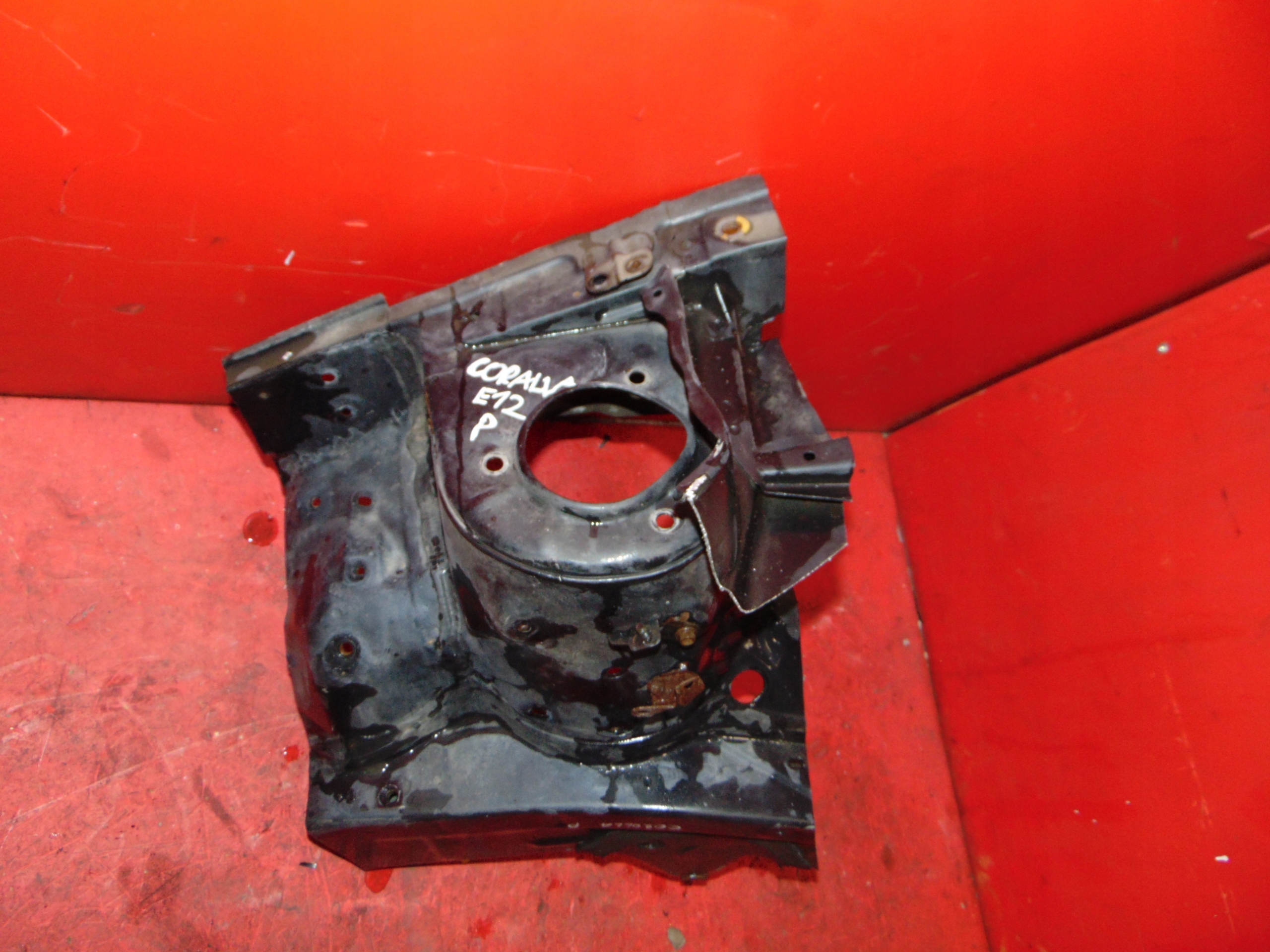 TOYOTA COROLLA E12 01- Support Amortiseur Droite Avant
