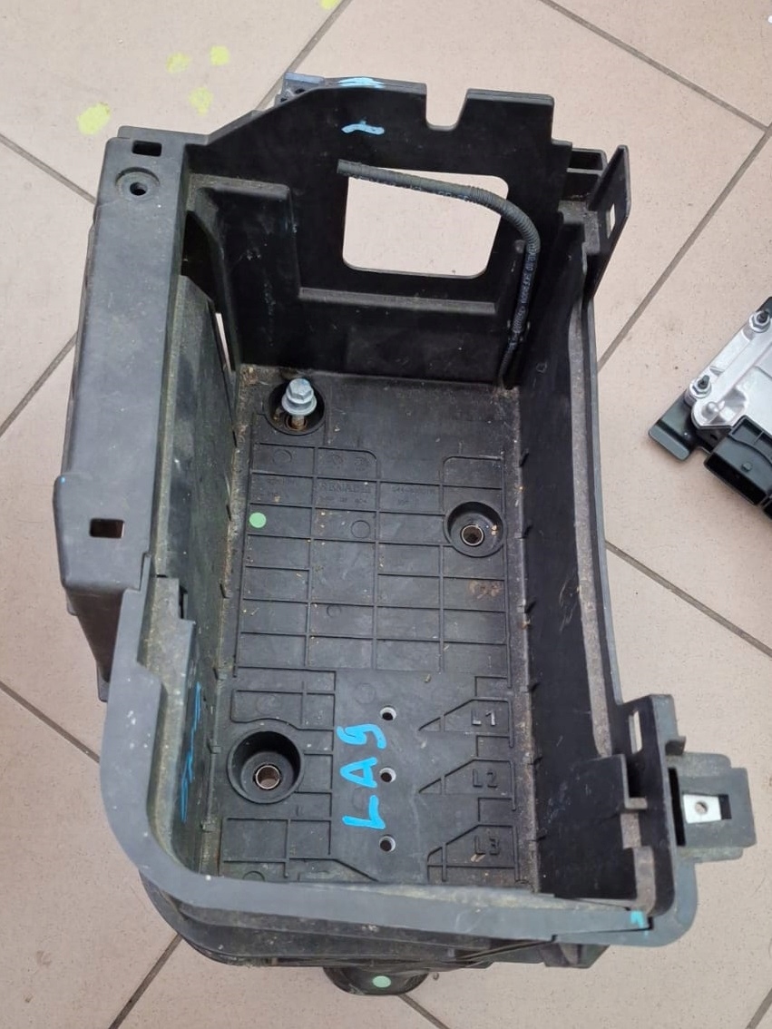 PODSTAWA OBUDOWA AKUMULATORA LAGUNA III 244460001R