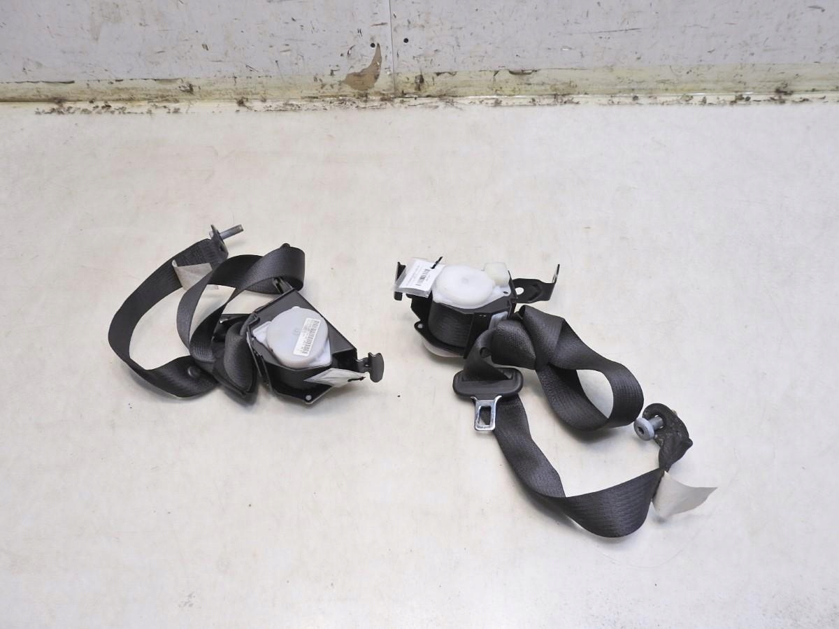 ремень безопасности зад opel INSIGNIA A 13288436