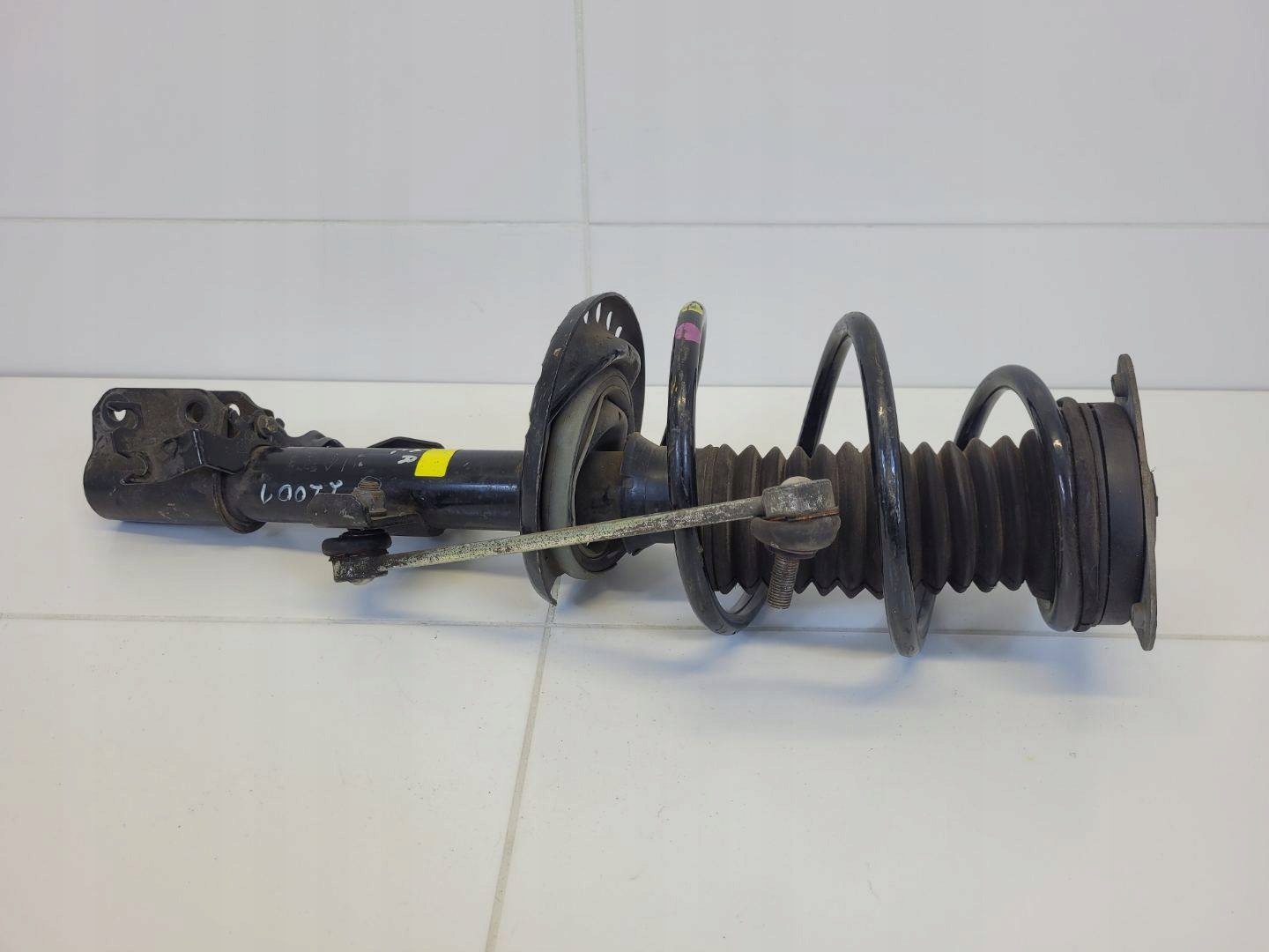 shock absorber front left side Renault Captur 2016 543020638R