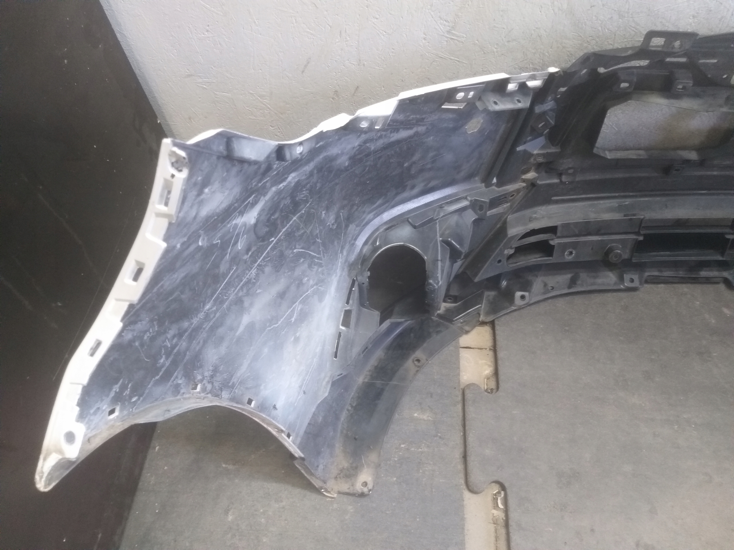 ZDERZAK PRZÓD MITSUBISHI OUTLANDER III 3 LIFT 15- Kolor do lakierowania