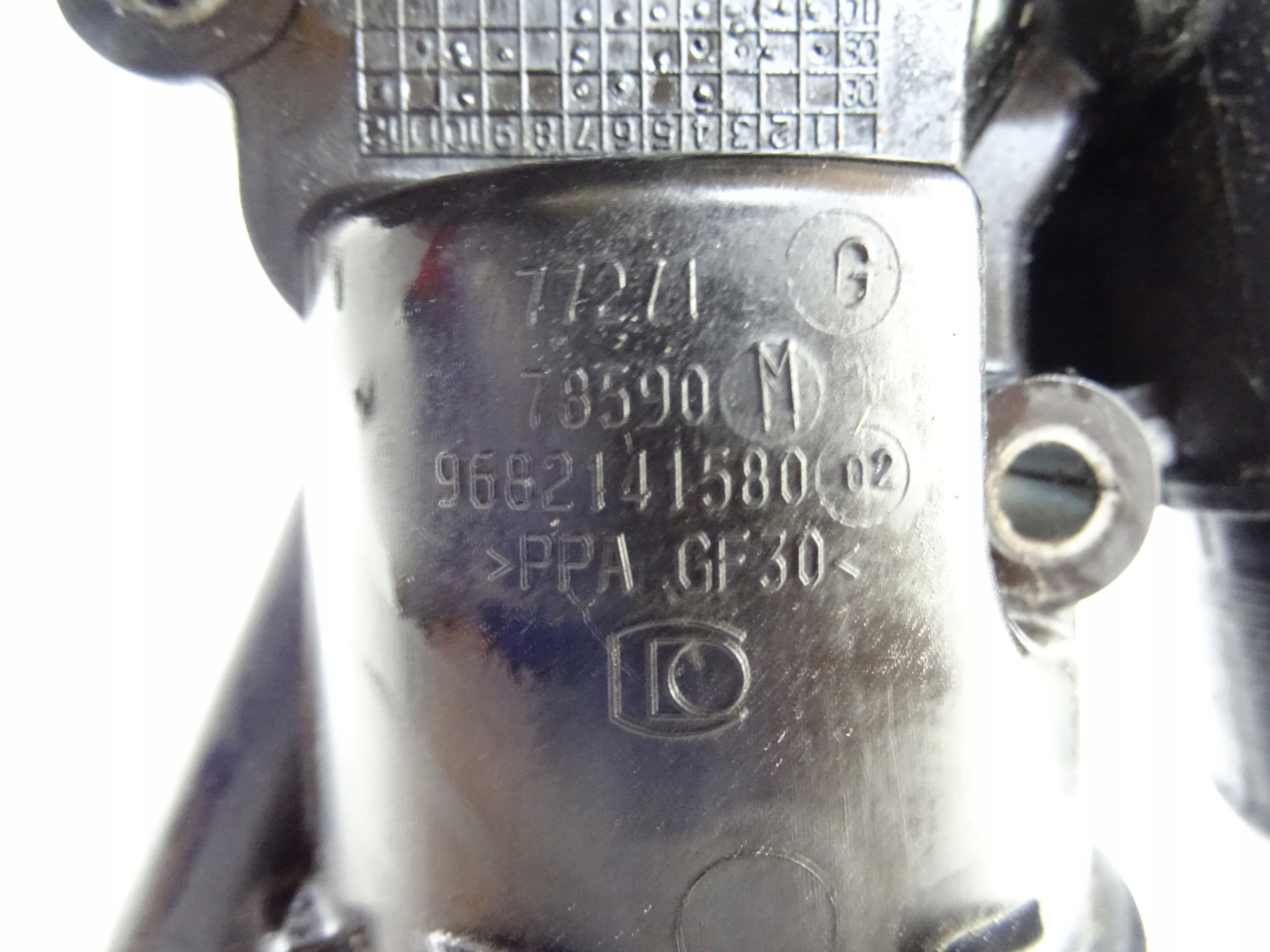 CITROEN PEUGEOT 2.0 HDI OBUDOWA TERMOSTATU Numer katalogowy części 9682141580