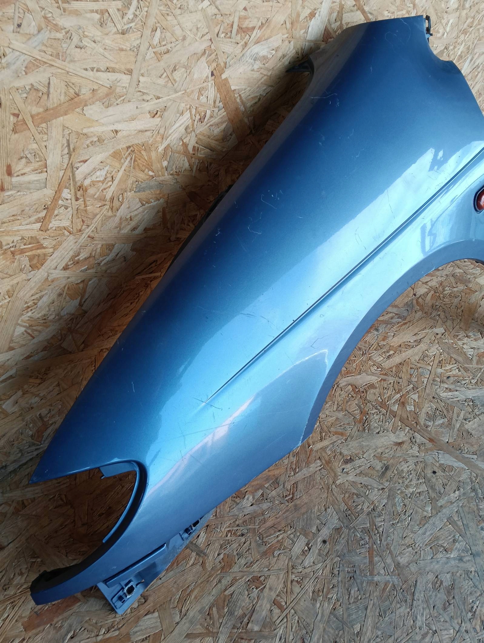 fender left front Renault SCENIC and 7700843699