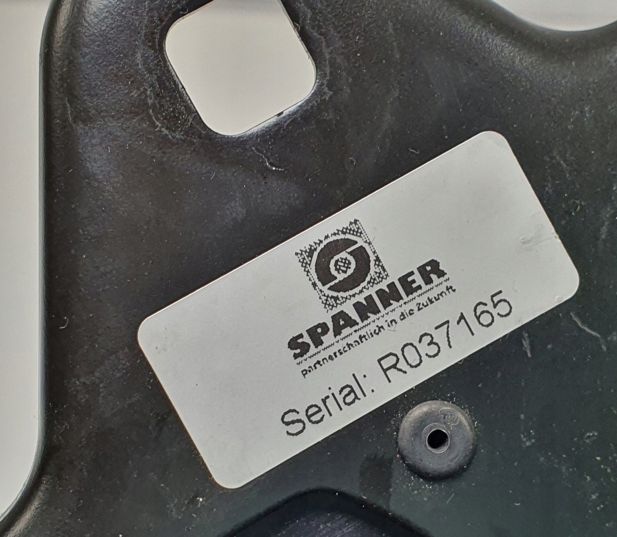 ZAWIAS DACHU PRAWY TYL VOLVO C70 II 09166636 Part number 09166636