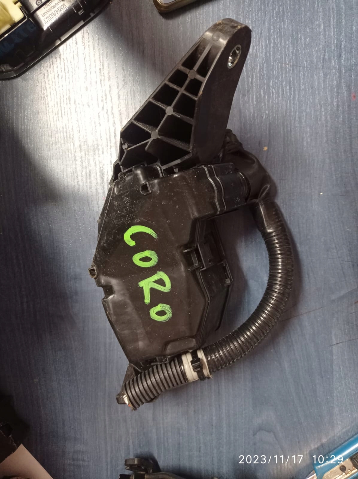 OBUDOWA SKRZYNKA BEZPIECZNIKÓW TOYOTA COROLLA XII E21 Typ samochodu Samochody osobowe