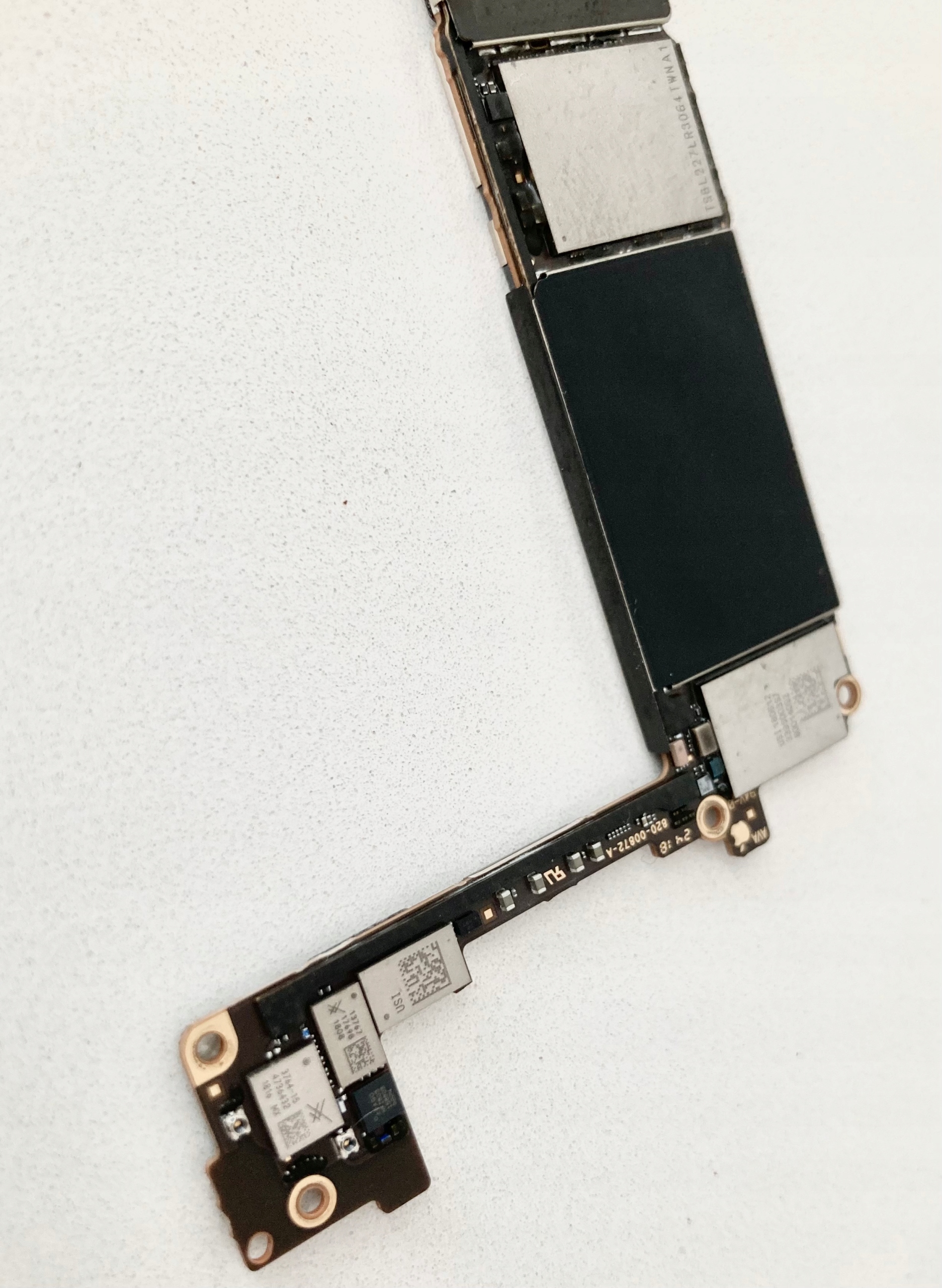 Płyta główna iPhone 8 64GB + home + pudełko Pasuje do modelu iPhone 8 64GB