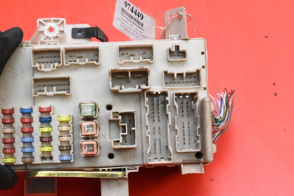 блок предохранителей 82730-33230 lexus ES 330 4 IV XV30 3.3 V6 228 ЛС