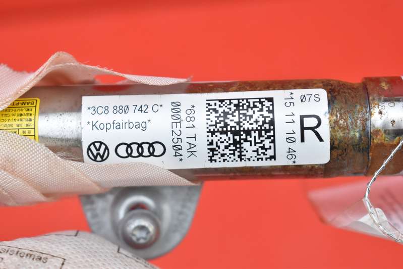 пиропатрон подушки безопасности правая vw Passat CC 3C8880742C