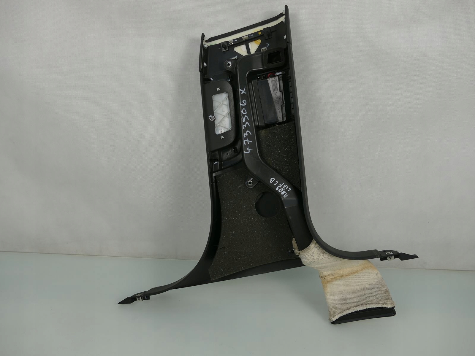 AUDI A8 D3 LIFT side SLUPKA B cover left