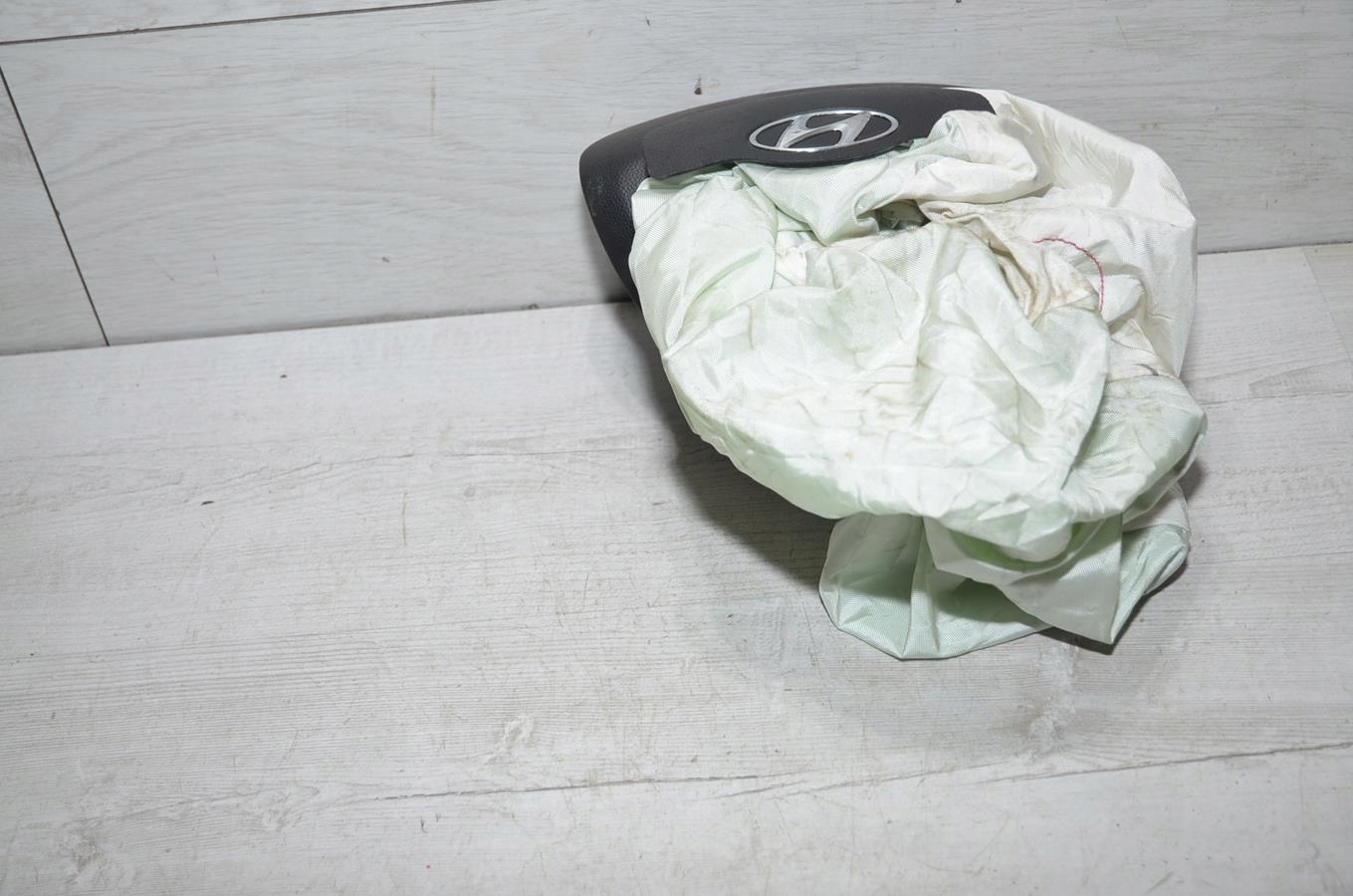 4877 - Подушка безопасности водителя запущена Hyundai i20 II lift 5d