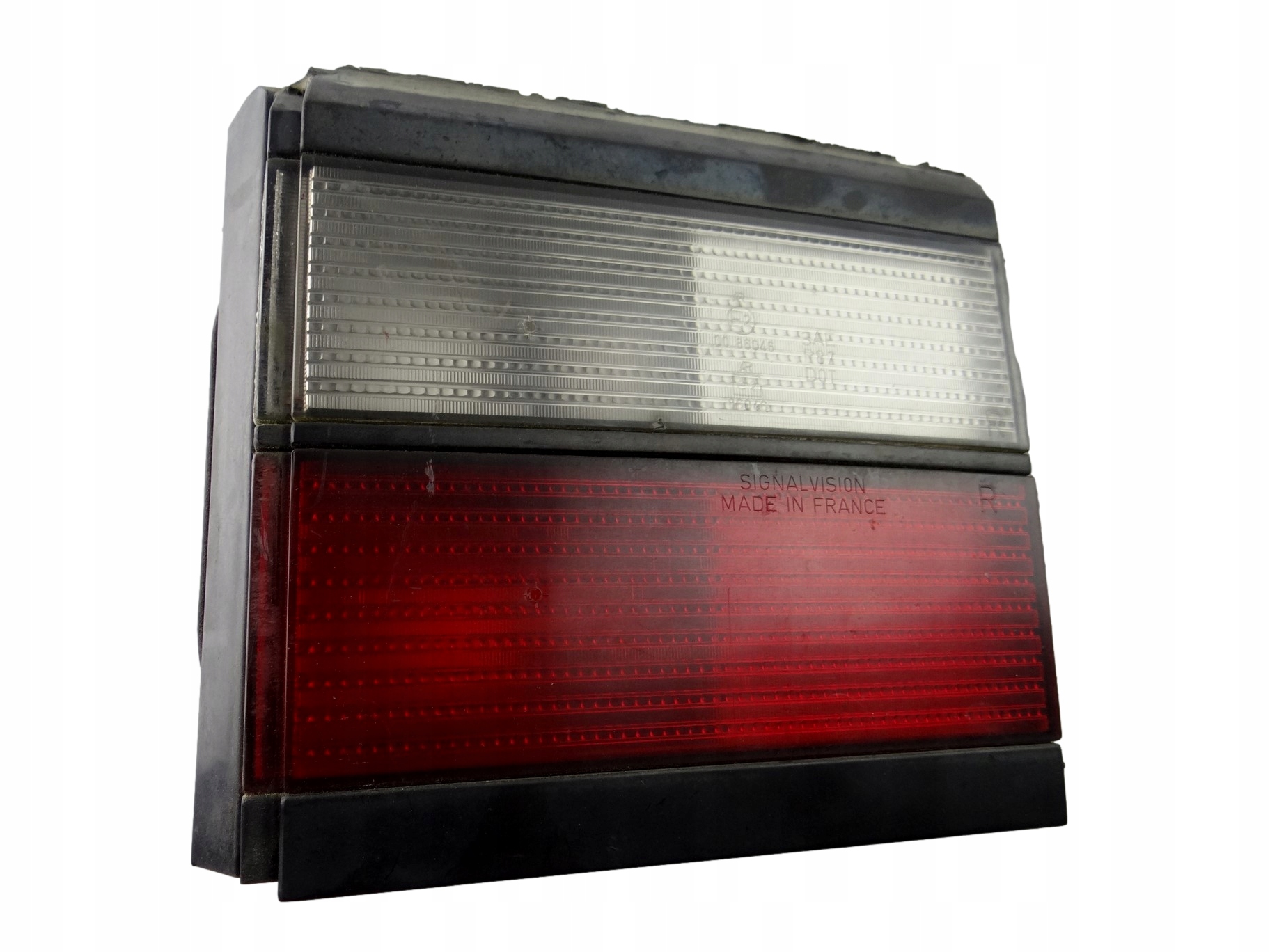 light rear right VOLKSWAGEN PASSAT B4 KOMBI 333 945 108