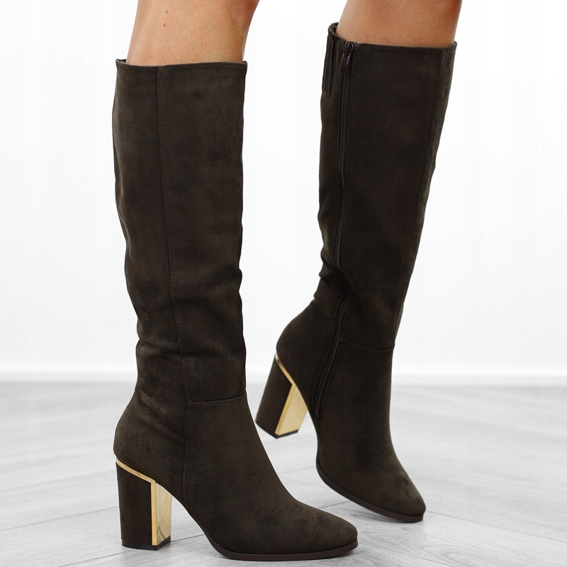 Čokoládové hnědé kozačky s ozdobným podpatkem, zateplené semišovou podšívkou