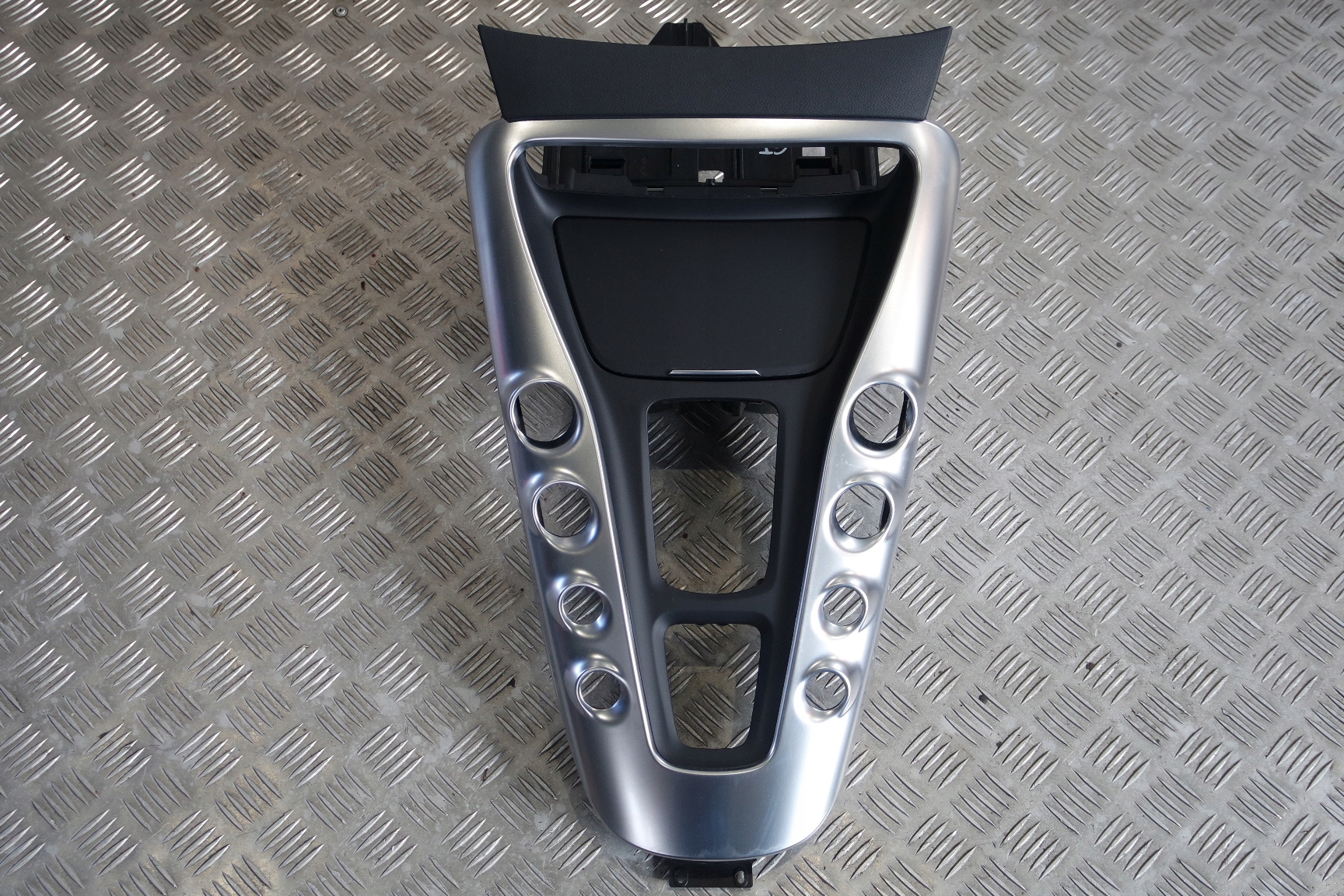 LISTWA POPIELNICZKA PANEL MERCEDES W190 GT AMG