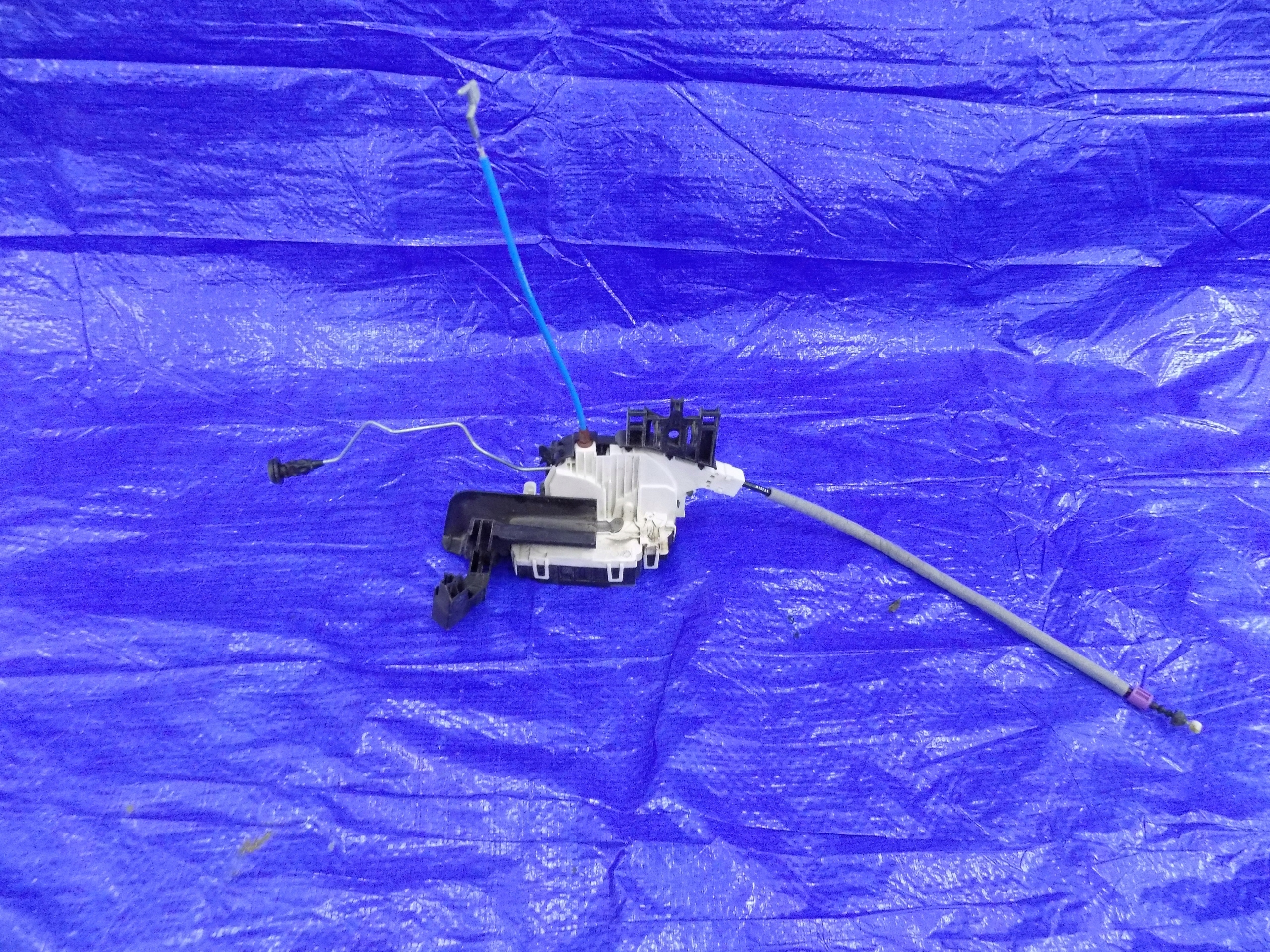 lock door right front MERCEDES W176 2,2CDI