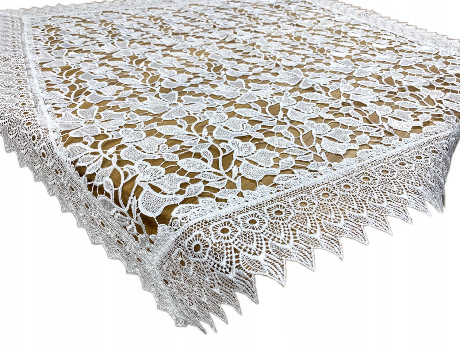 

Obrus 85x85 cm pełna gipiura biały