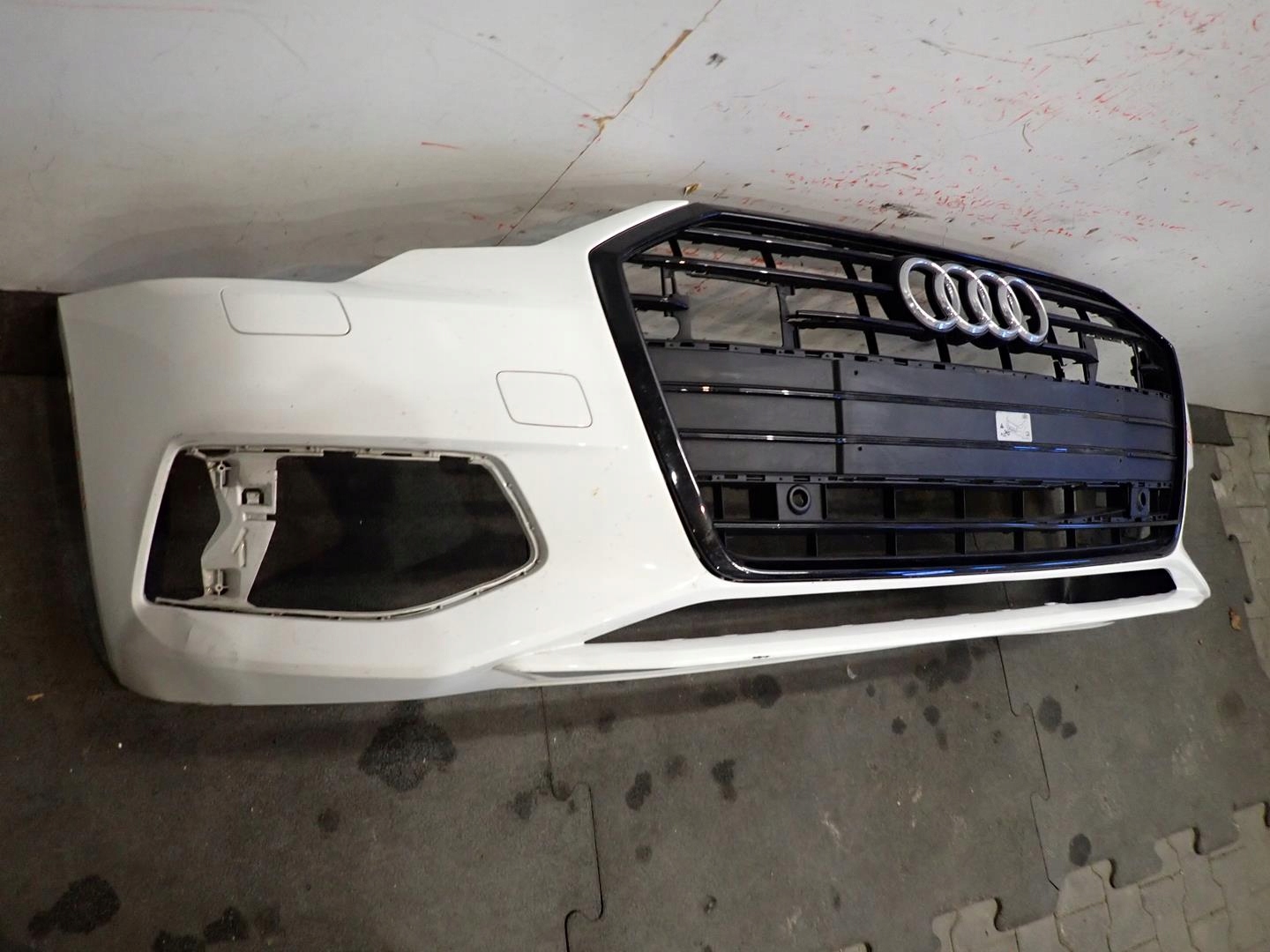 STOSSSTANGE VORNE VORNE AUDI A6 C8 2018- 4K0807437