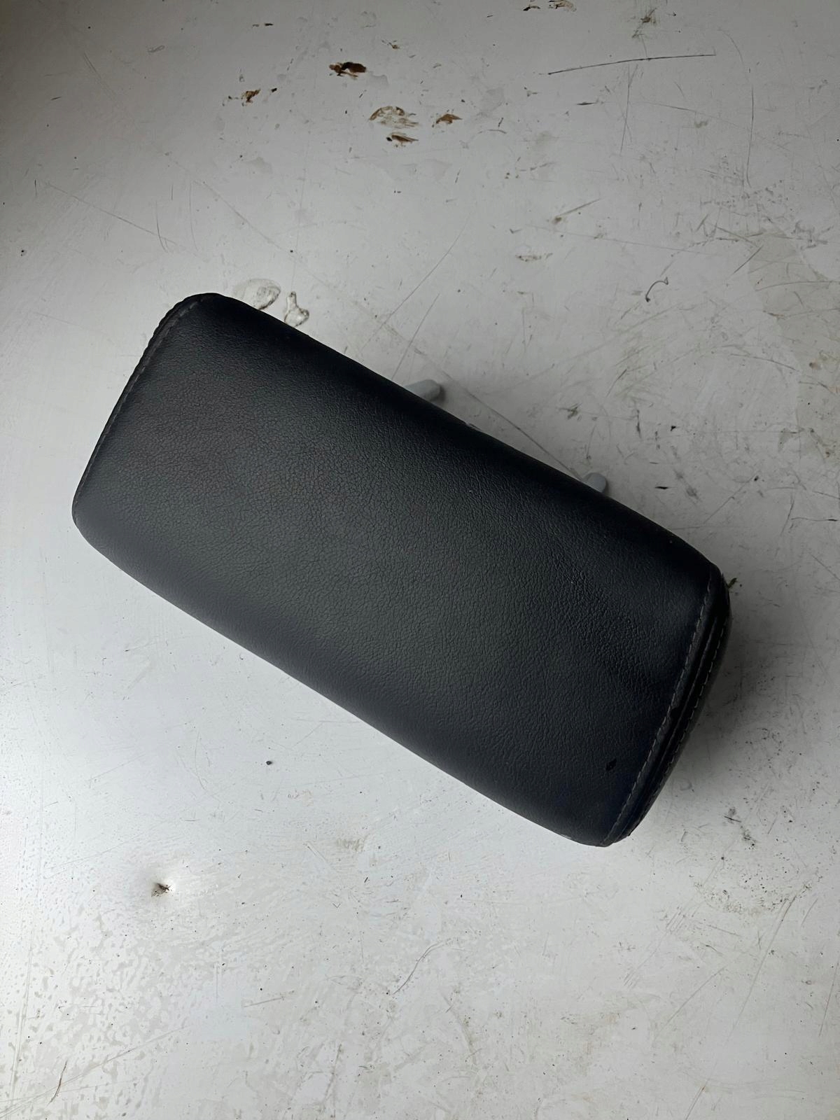 rest KANAPY RENAULT LATITUDE central rear part leather