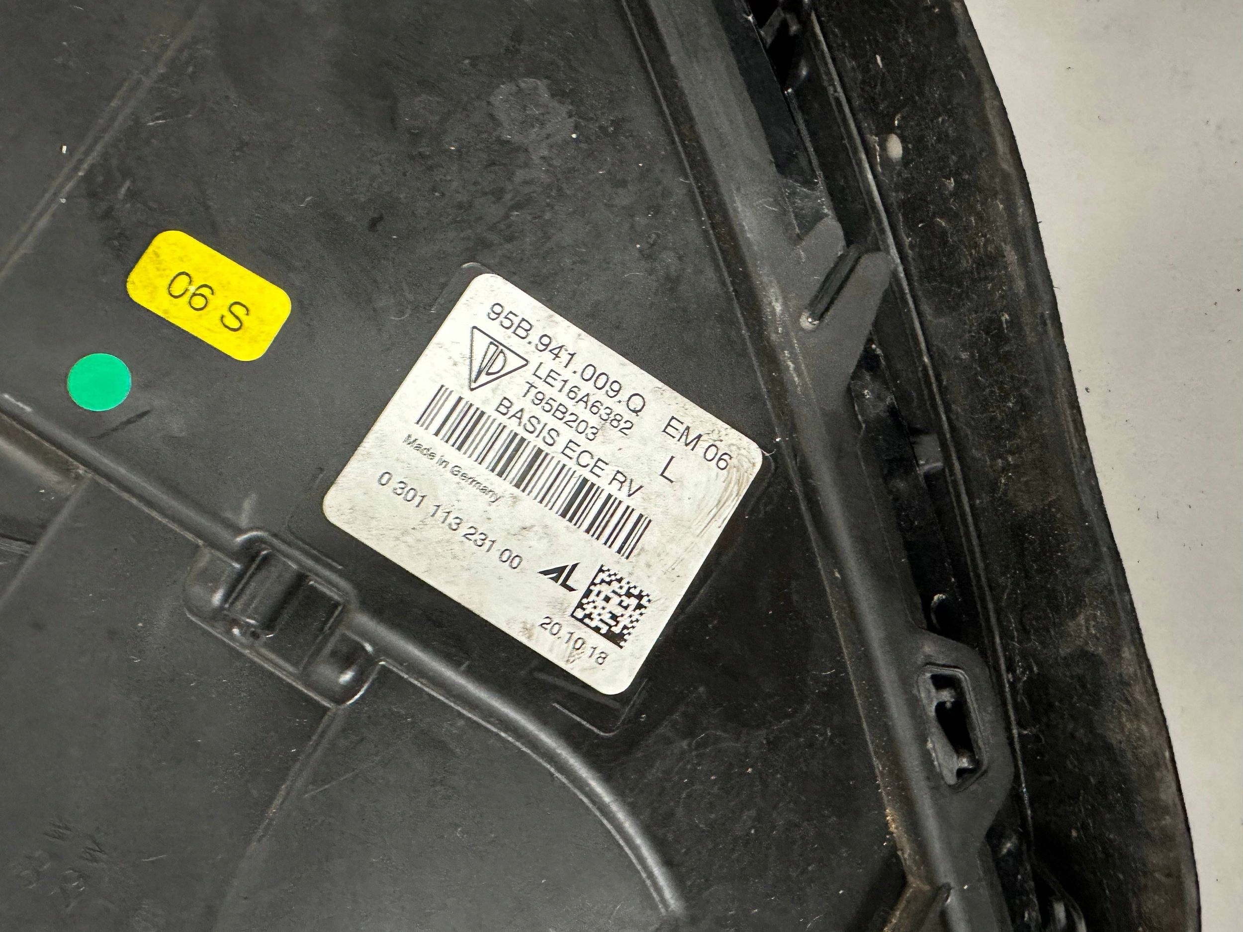 PORSCHE MACAN 95B LIFT light front left 95B941009Q DEMONTAZ