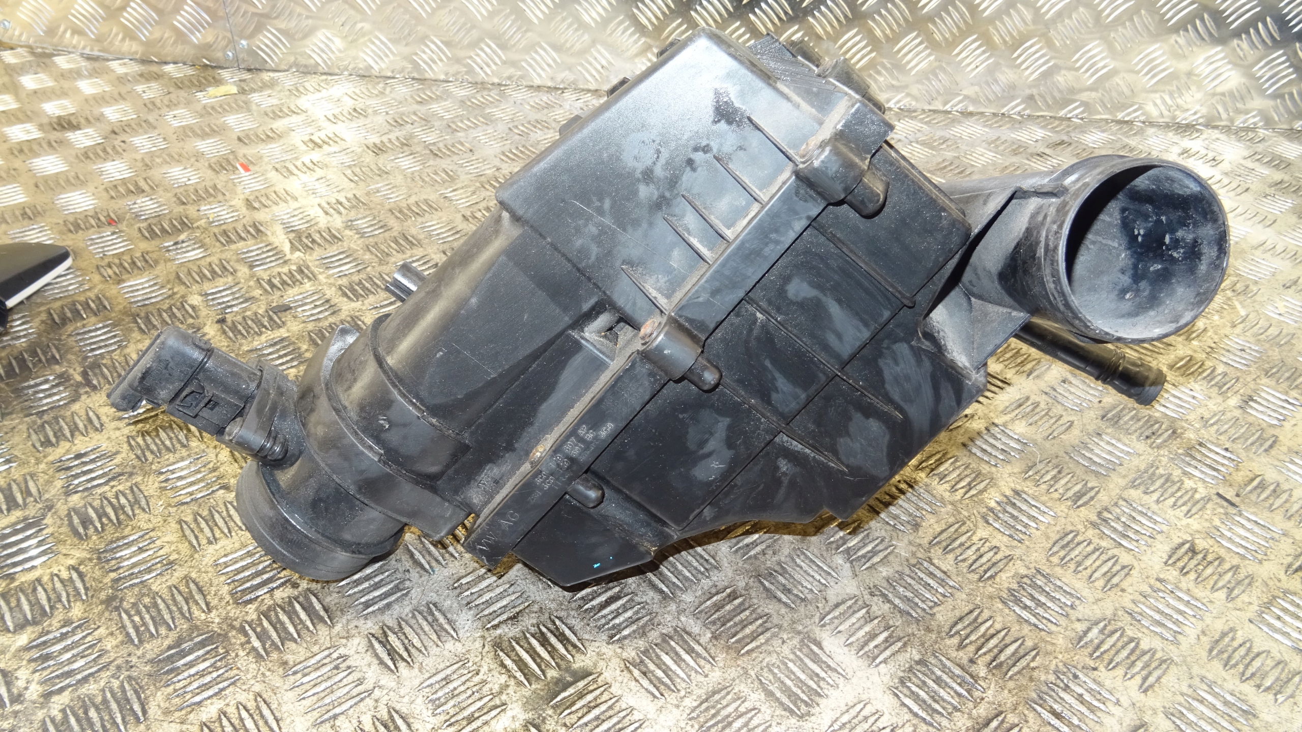 Gehäuse filter luft AUDI VW 3C0129607AP NR M966