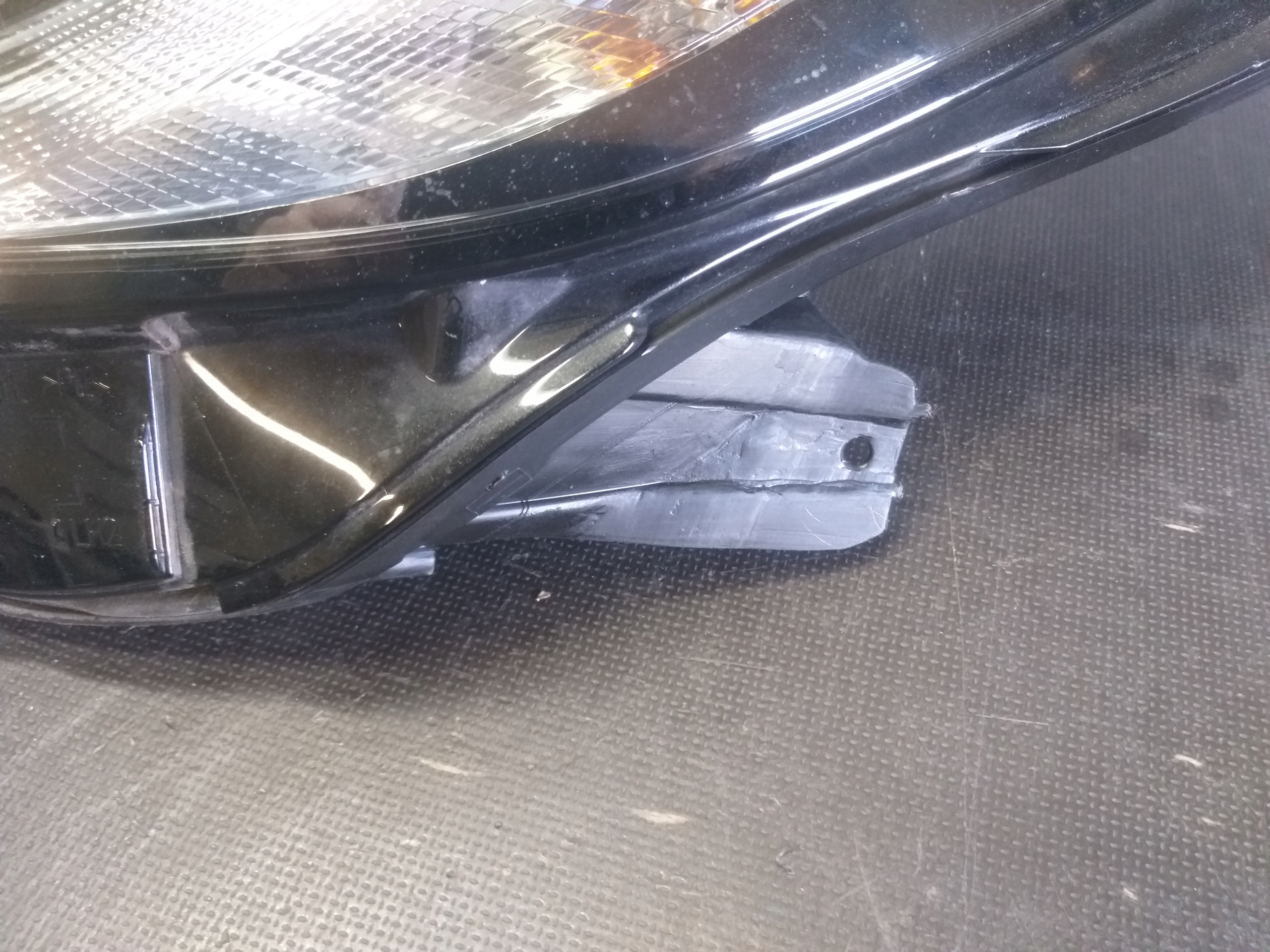 LIGHT FRONT LEFT OPEL CORSA E 39108222