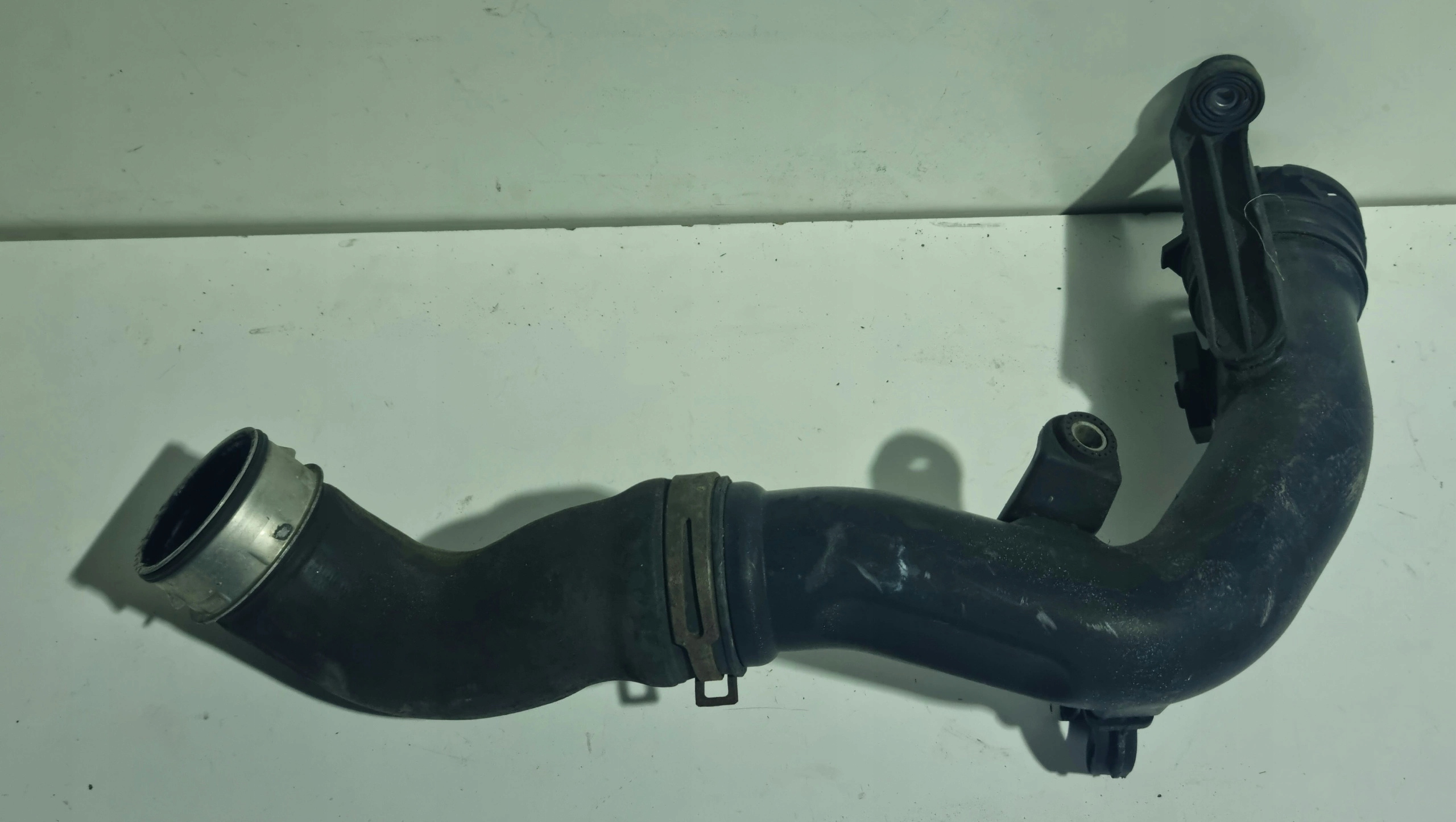 VW PASSAT B6 AUDI A3 8P cijev prijenos interkulera 3C0145838B
