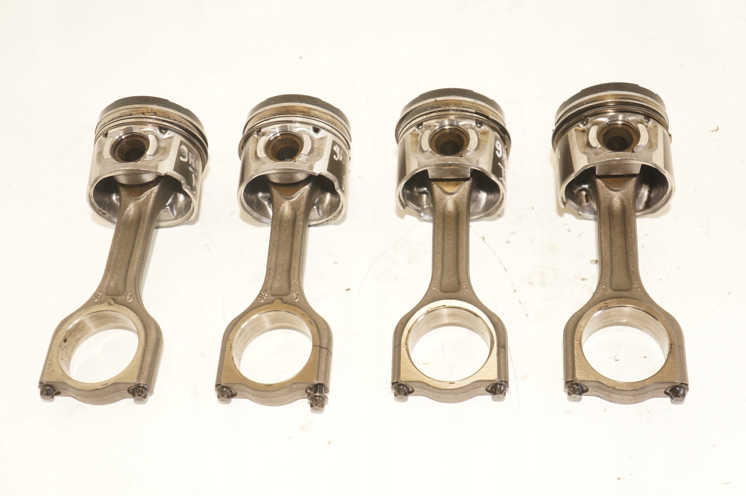 W641 9HX - ПОРШЕНЬ ШАТУН CITROEN FORD 1,6 HDI 75L93 9H04 9HZ