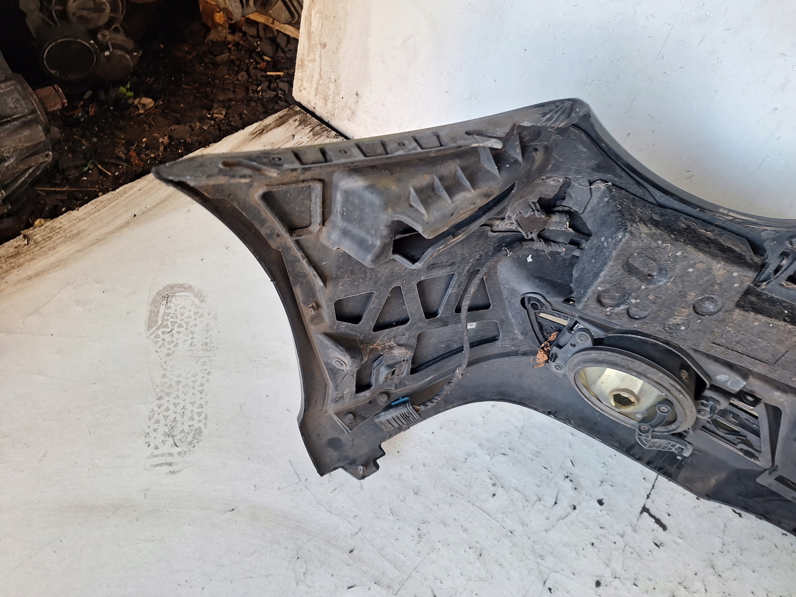 MERCEDES E-KLASA W211 LIFT 06-08 bumper + XENON + PDC