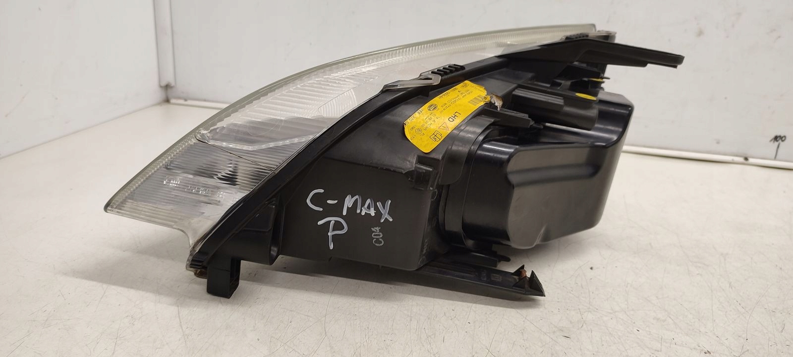 light front front right Ford CMAX