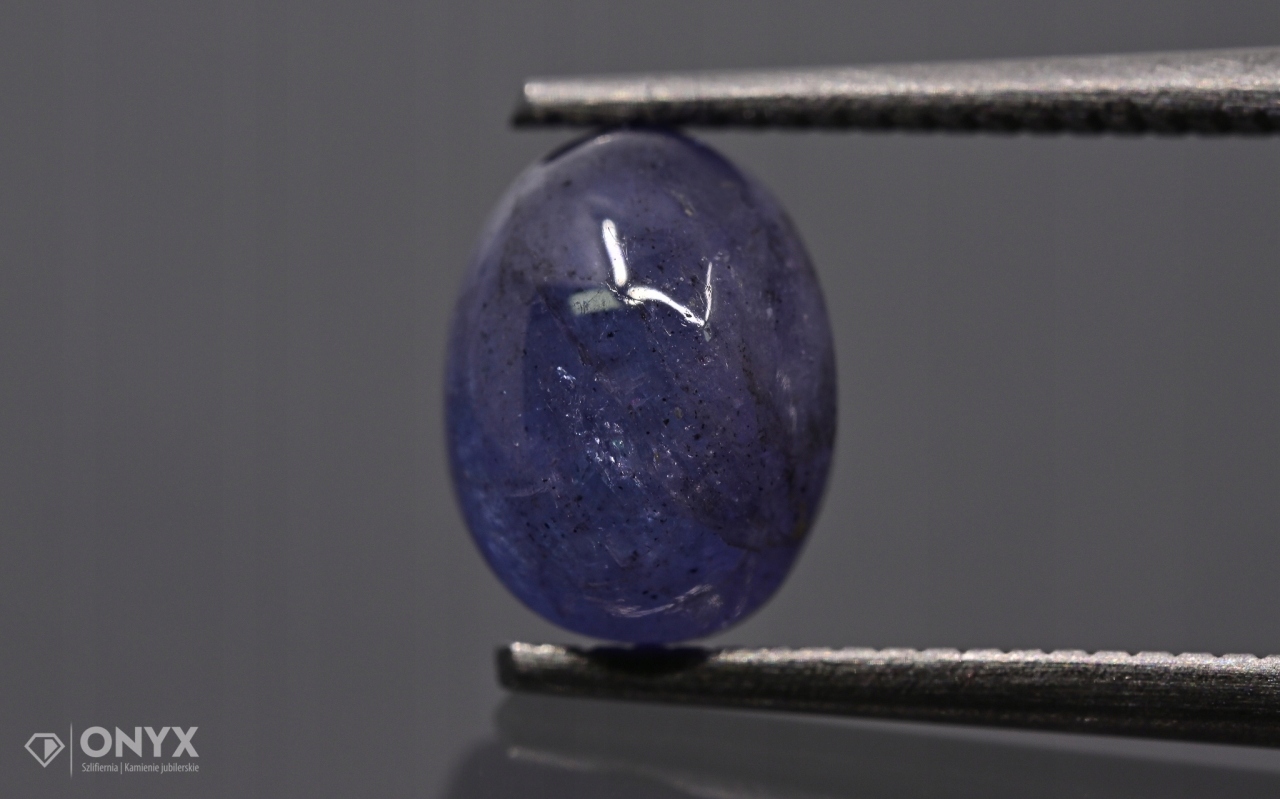 Tanzanit kabošon ovál 7,5x5,8 mm