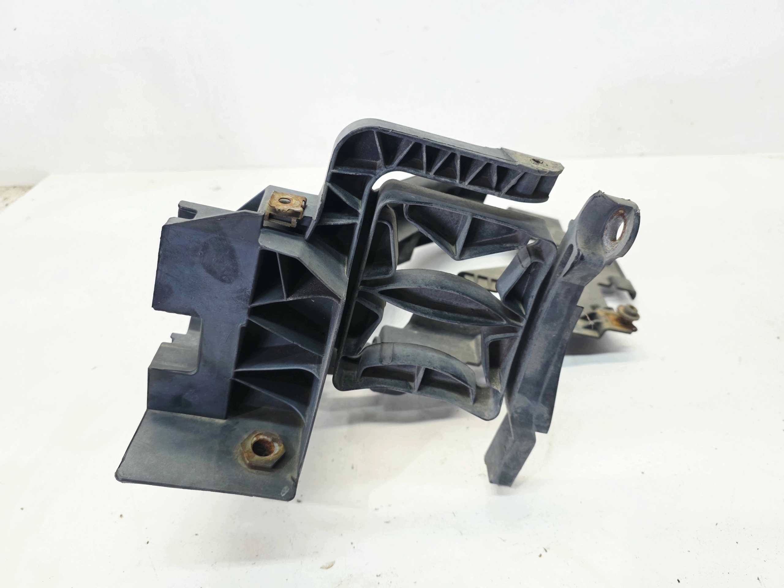 support holder REFLEKTORA right front AUDI Q5 8R LIFT 8R0805608B