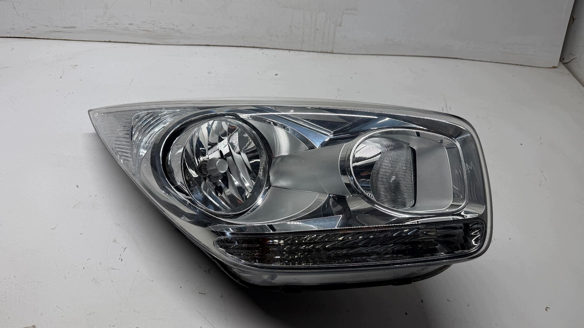 KIA VENGA light right right front front 09-17