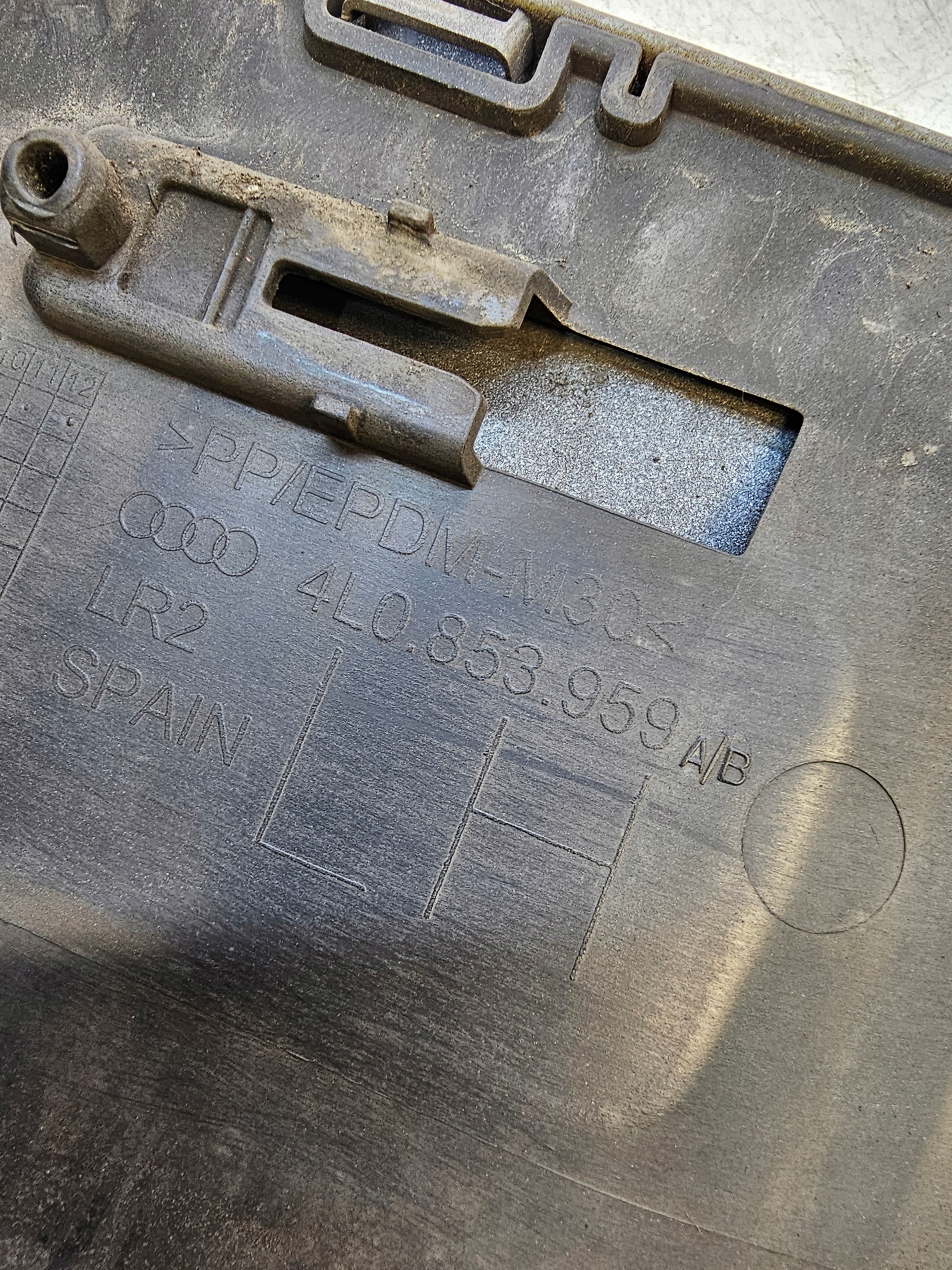 moulding door left front AUDI Q7 4L LX7W 4L0853959A