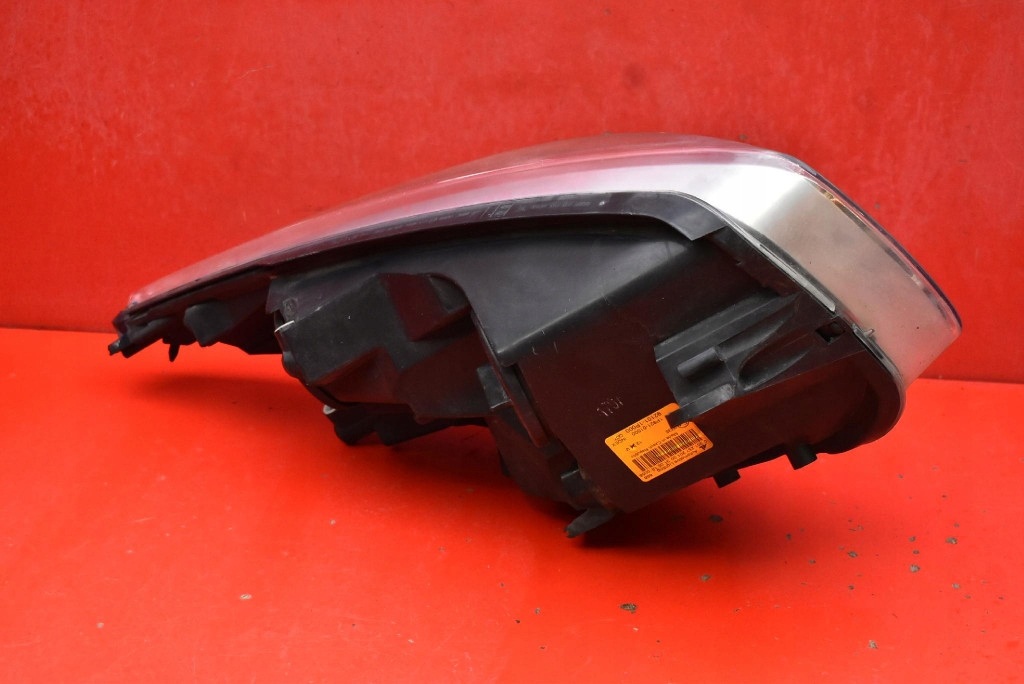 REFLEKTOR left light front 92101-1P000 KIA VENGA 1 and 10-14