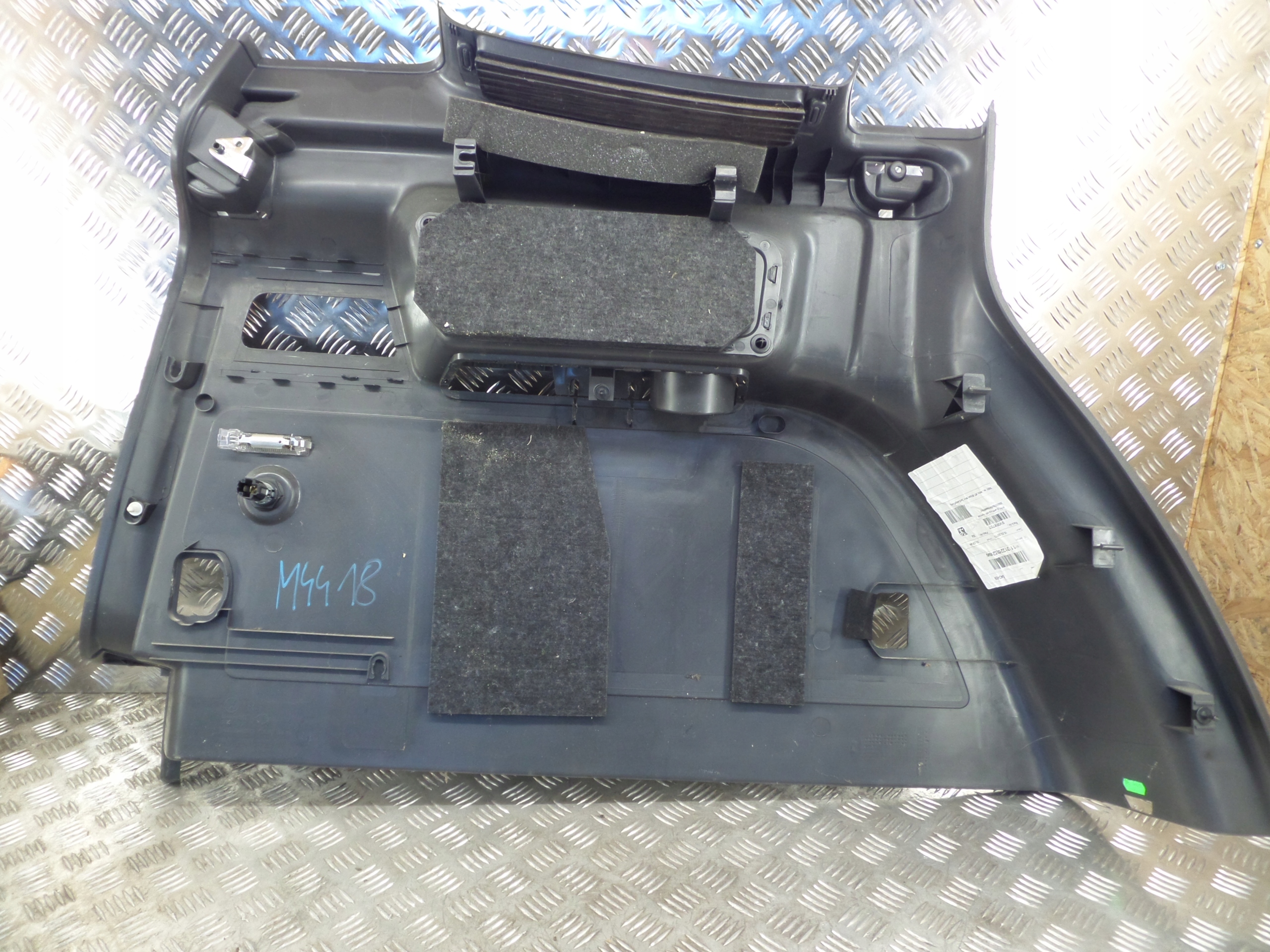 VW TOURAN II 2 boot upholstery right 1T0867036AF
