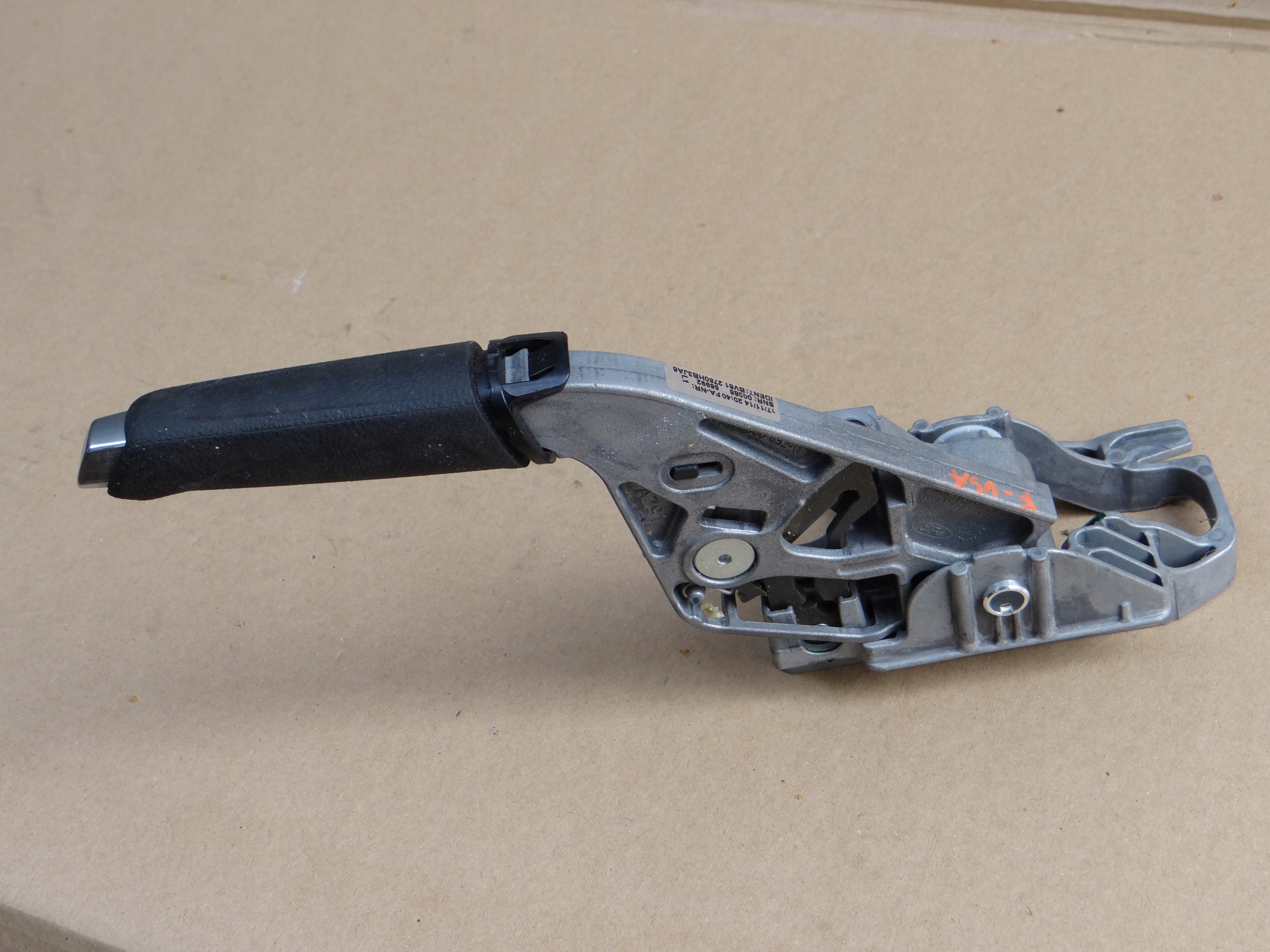 DZWIGNIA HAMULCA RĘCZNEGO FORD FOCUS MK3