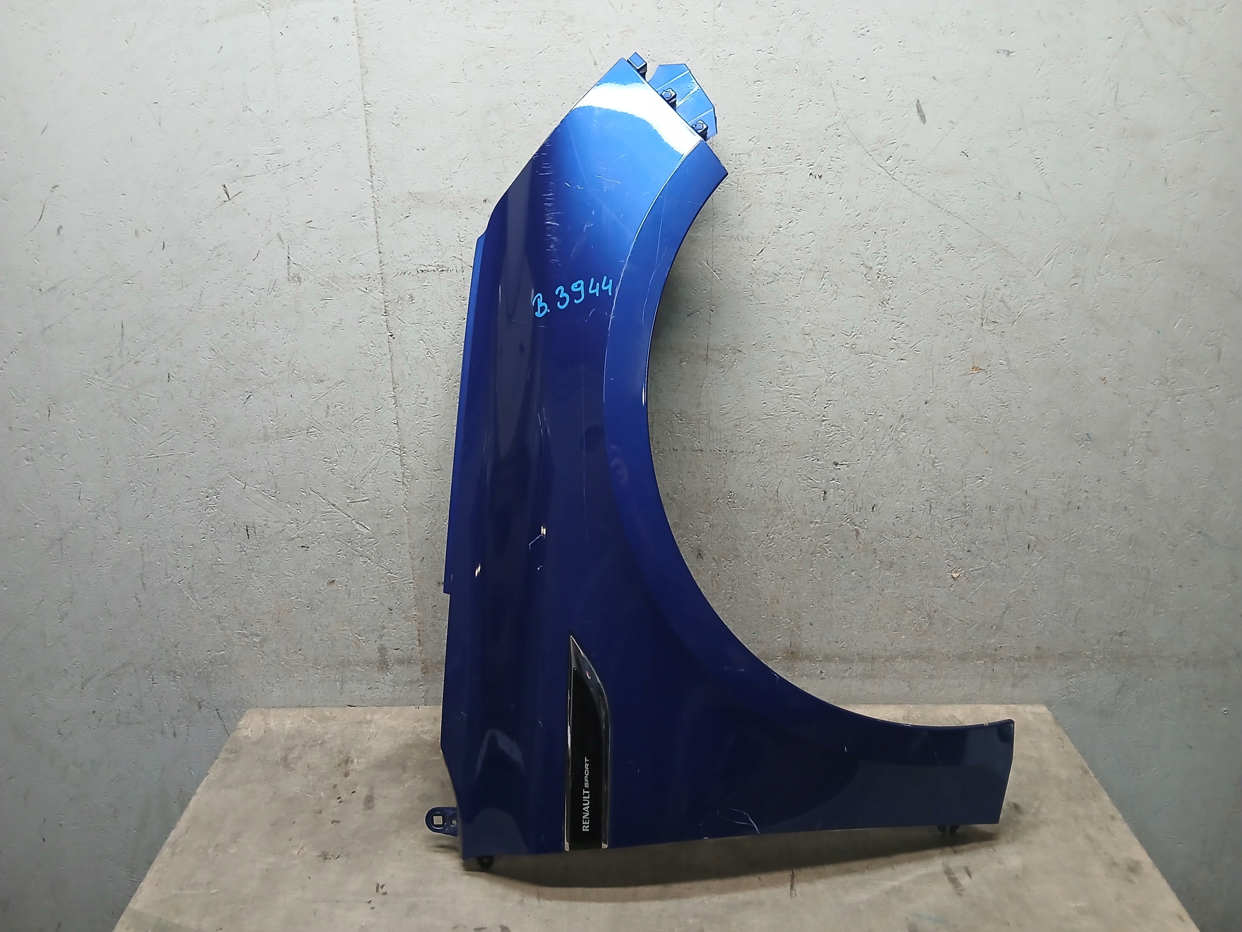 fender front right RENAULT MEGANE IV 4 16